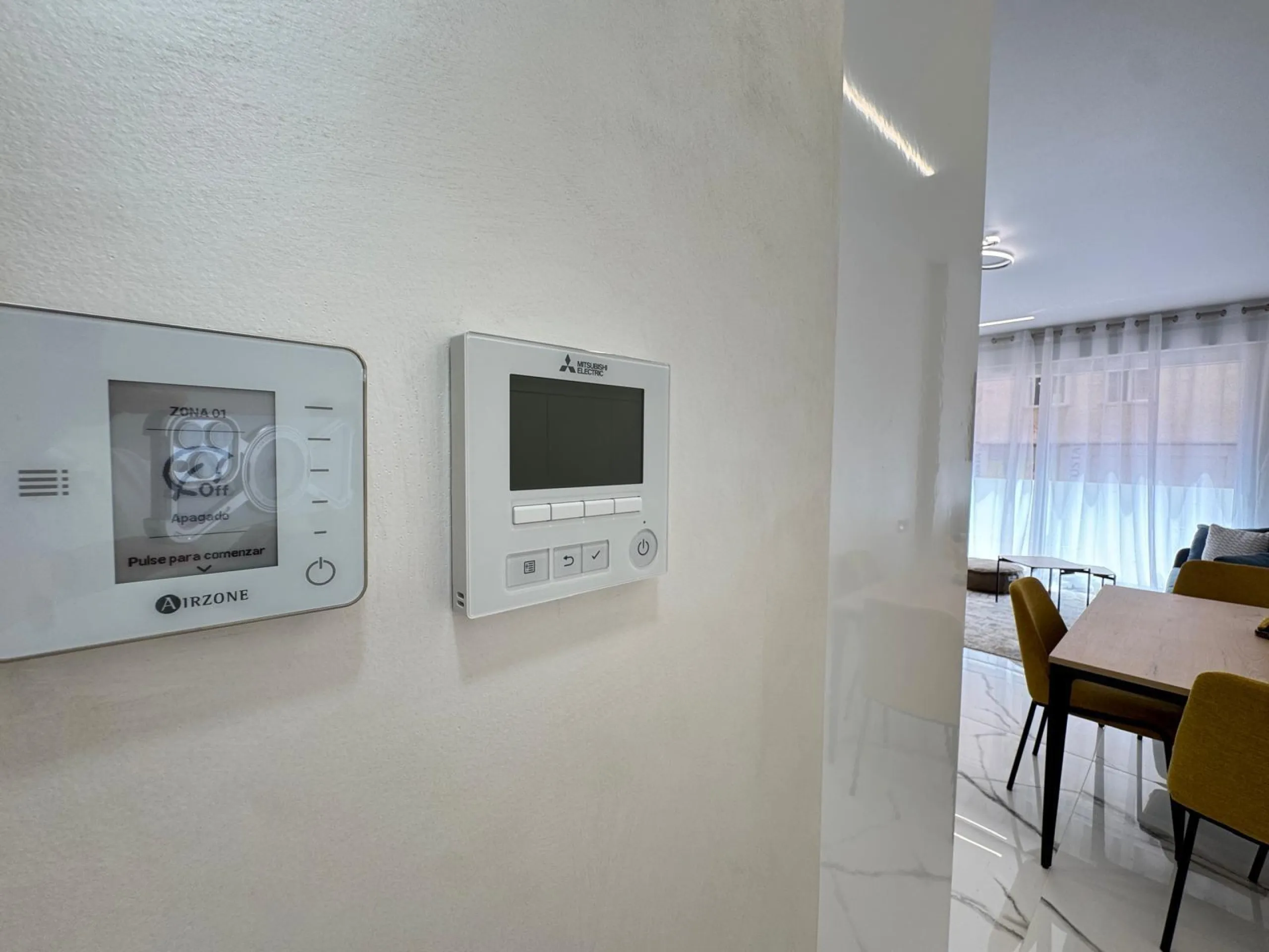 TOTALLY REFURBISHED APARTMENT 50 METERS FROM PLAYA DEL CURA. 2 BEDROOMS. 2 BATHROOMS. BUILT AREA 67 M2.