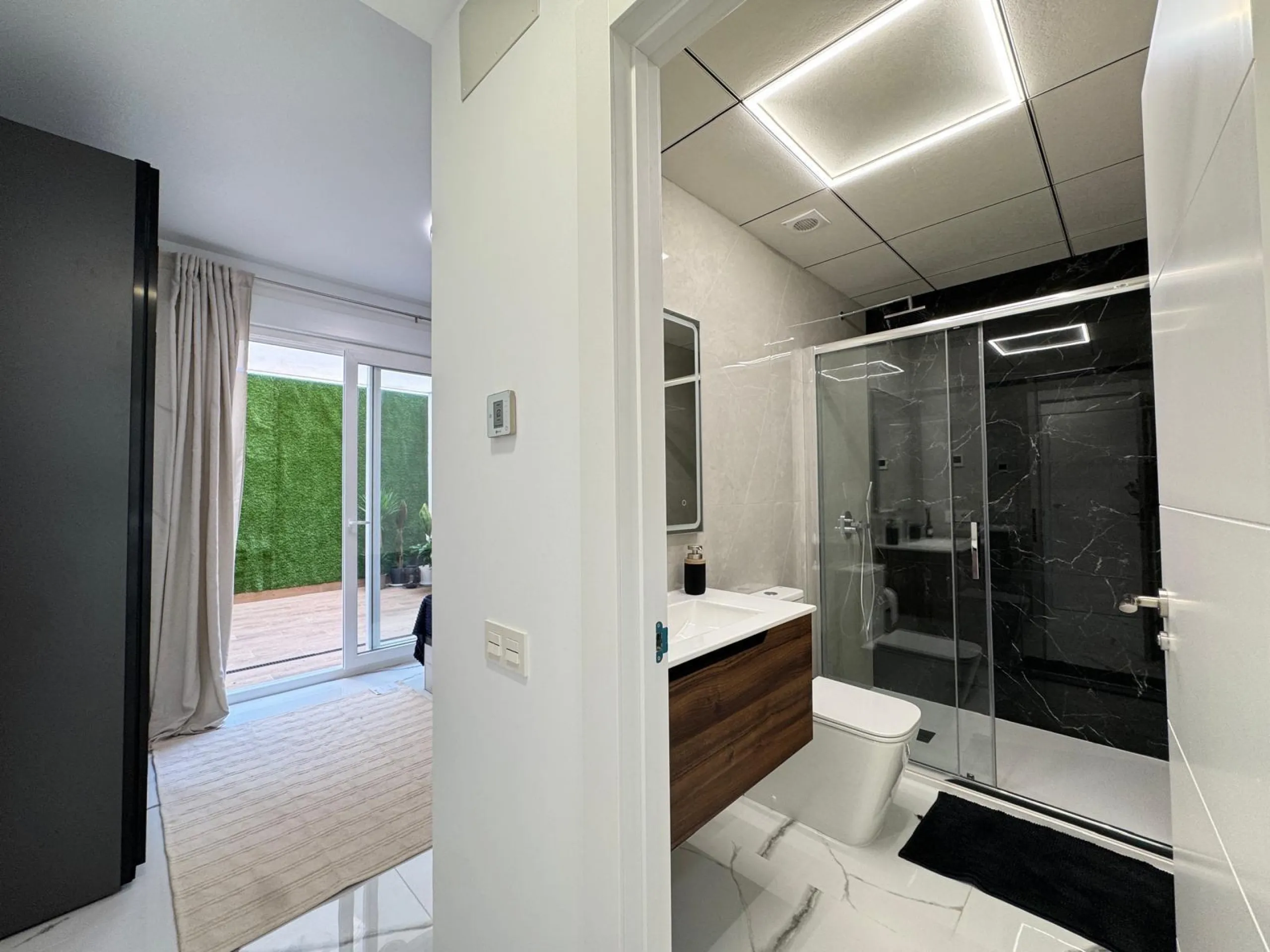 TOTALLY REFURBISHED APARTMENT 50 METERS FROM PLAYA DEL CURA. 2 BEDROOMS. 2 BATHROOMS. BUILT AREA 67 M2.