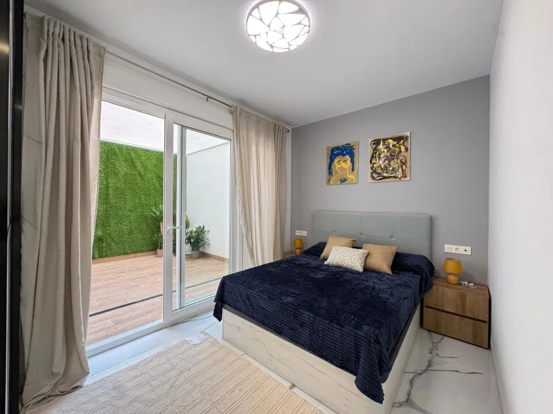 TOTALLY REFURBISHED APARTMENT 50 METERS FROM PLAYA DEL CURA. 2 BEDROOMS. 2 BATHROOMS. BUILT AREA 67 M2.