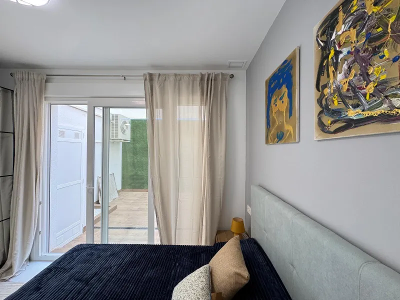 TOTALLY REFURBISHED APARTMENT 50 METERS FROM PLAYA DEL CURA. 2 BEDROOMS. 2 BATHROOMS. BUILT AREA 67 M2.