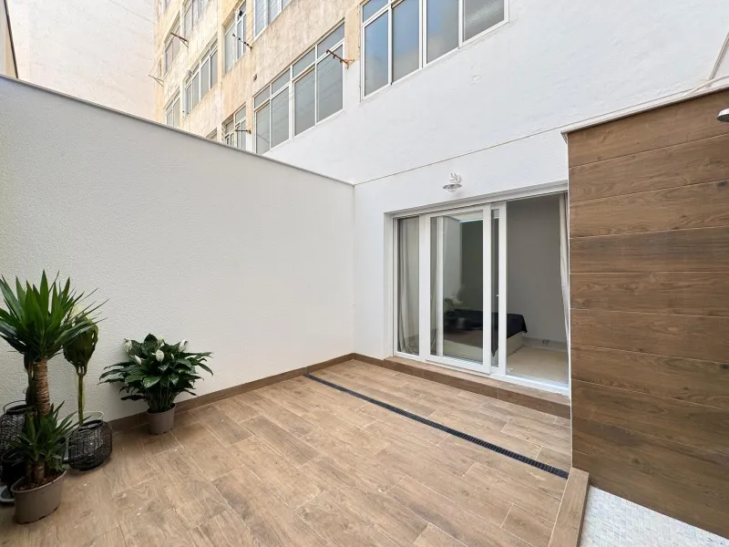 TOTALLY REFURBISHED APARTMENT 50 METERS FROM PLAYA DEL CURA. 2 BEDROOMS. 2 BATHROOMS. BUILT AREA 67 M2.