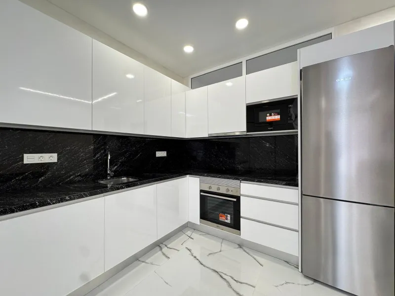 TOTALMENTE REFORMADO APARTAMENTO A 50 METROS DE PLAYA DEL CURA. 2 DORM. 2 BAÑOS. SUPERFICIE CONSTRUIDA 67 M2.
