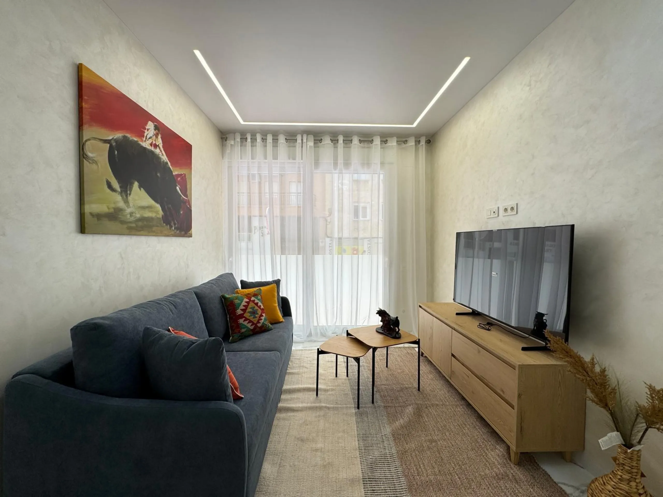 TOTALMENTE REFORMADO APARTAMENTO A 50 METROS DE PLAYA DEL CURA. 2 DORM. 2 BAÑOS. SUPERFICIE CONSTRUIDA 67 M2.