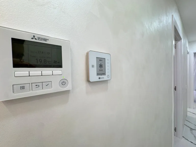 TOTALMENTE REFORMADO APARTAMENTO A 50 METROS DE PLAYA DEL CURA. 2 DORM. 2 BAÑOS. SUPERFICIE CONSTRUIDA 67 M2.