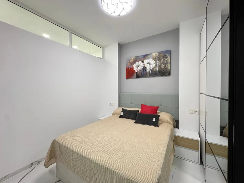 TOTALMENTE REFORMADO APARTAMENTO A 50 METROS DE PLAYA DEL CURA. 2 DORM. 2 BAÑOS. SUPERFICIE CONSTRUIDA 67 M2.