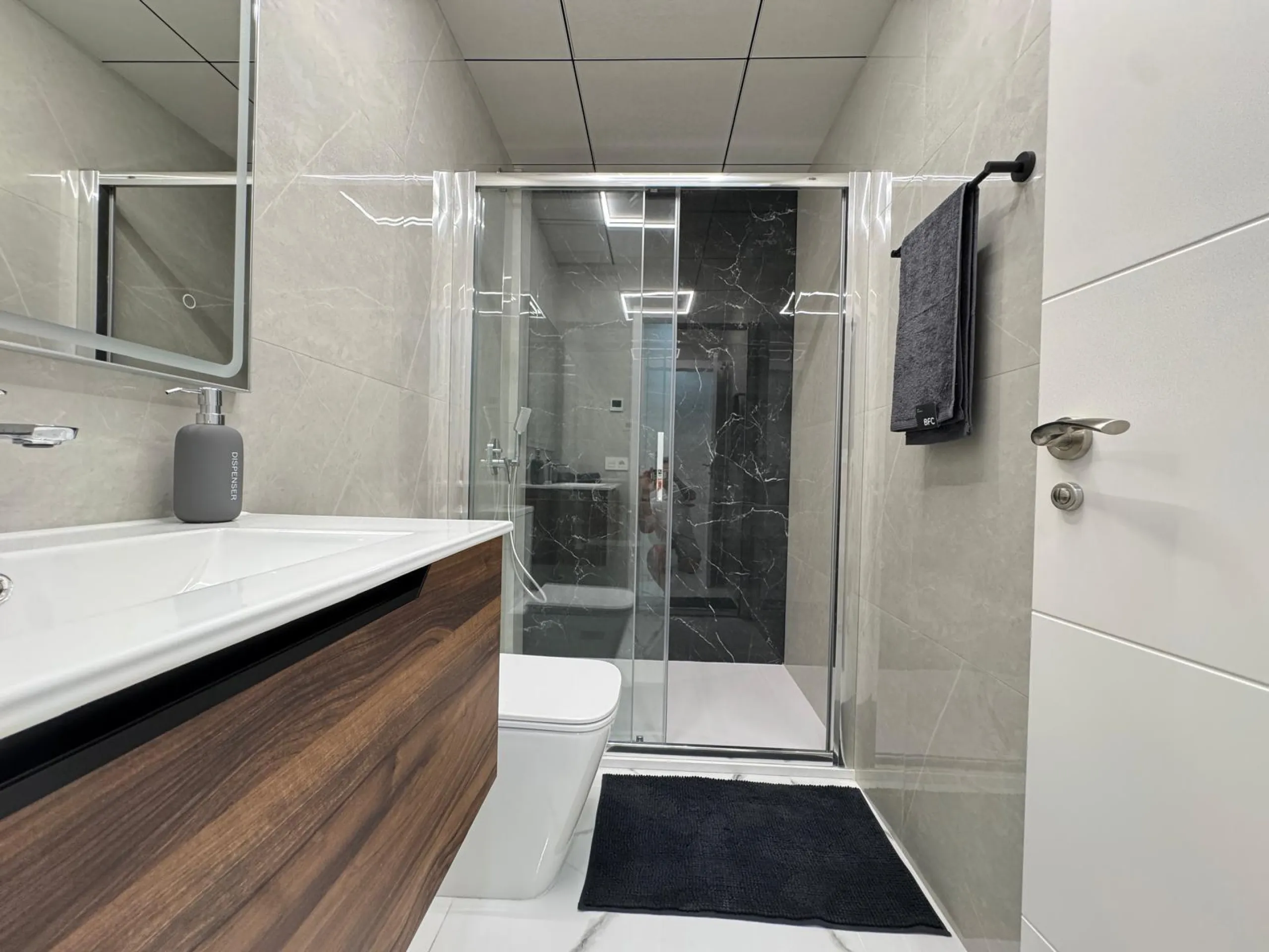 TOTALMENTE REFORMADO APARTAMENTO A 50 METROS DE PLAYA DEL CURA. 2 DORM. 2 BAÑOS. SUPERFICIE CONSTRUIDA 67 M2.