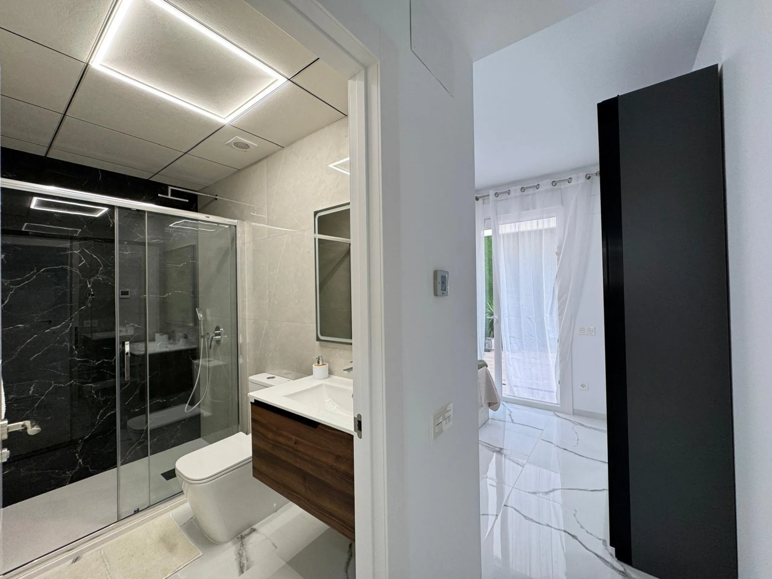 TOTALMENTE REFORMADO APARTAMENTO A 50 METROS DE PLAYA DEL CURA. 2 DORM. 2 BAÑOS. SUPERFICIE CONSTRUIDA 67 M2.