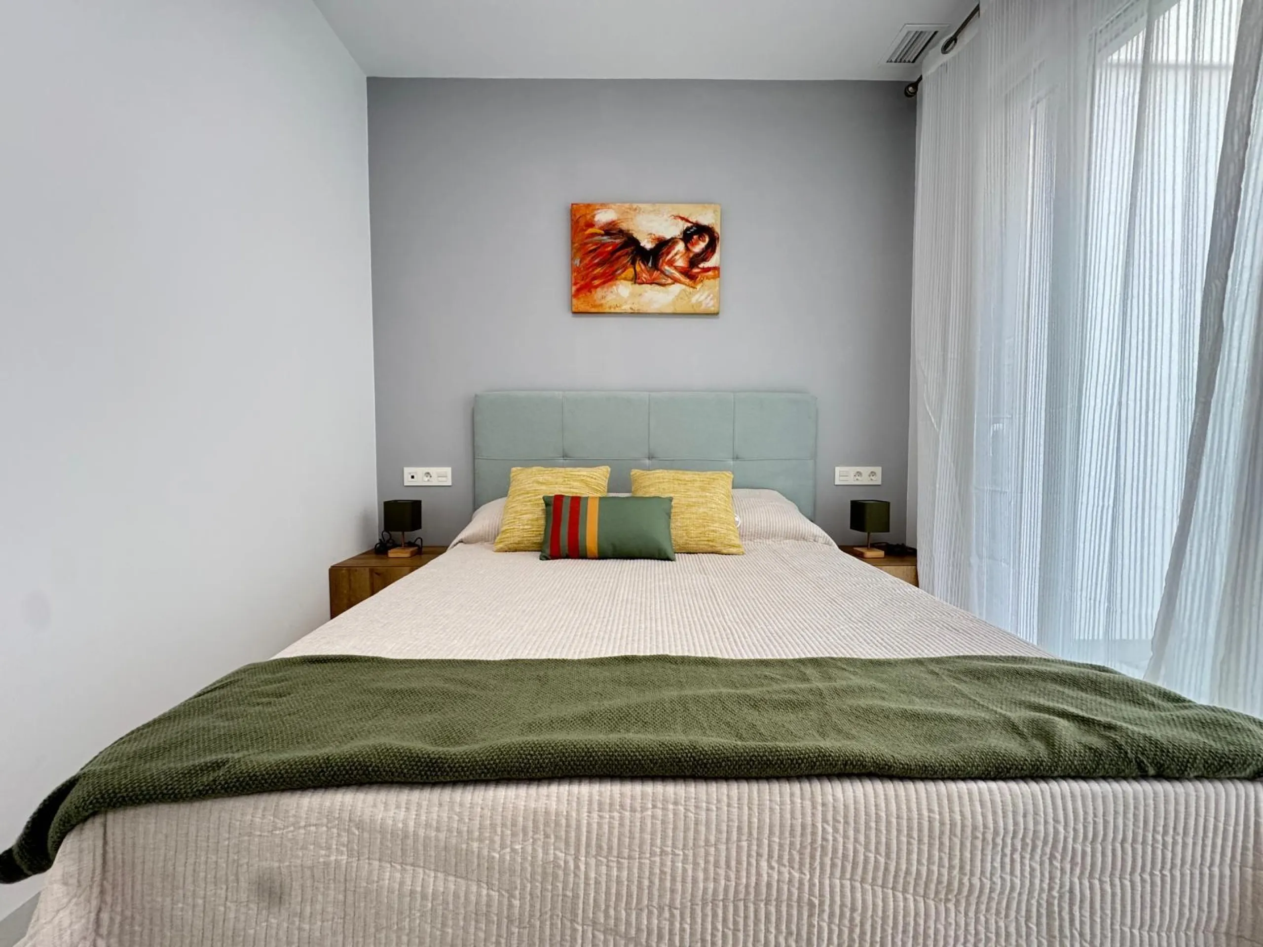 TOTALMENTE REFORMADO APARTAMENTO A 50 METROS DE PLAYA DEL CURA. 2 DORM. 2 BAÑOS. SUPERFICIE CONSTRUIDA 67 M2.