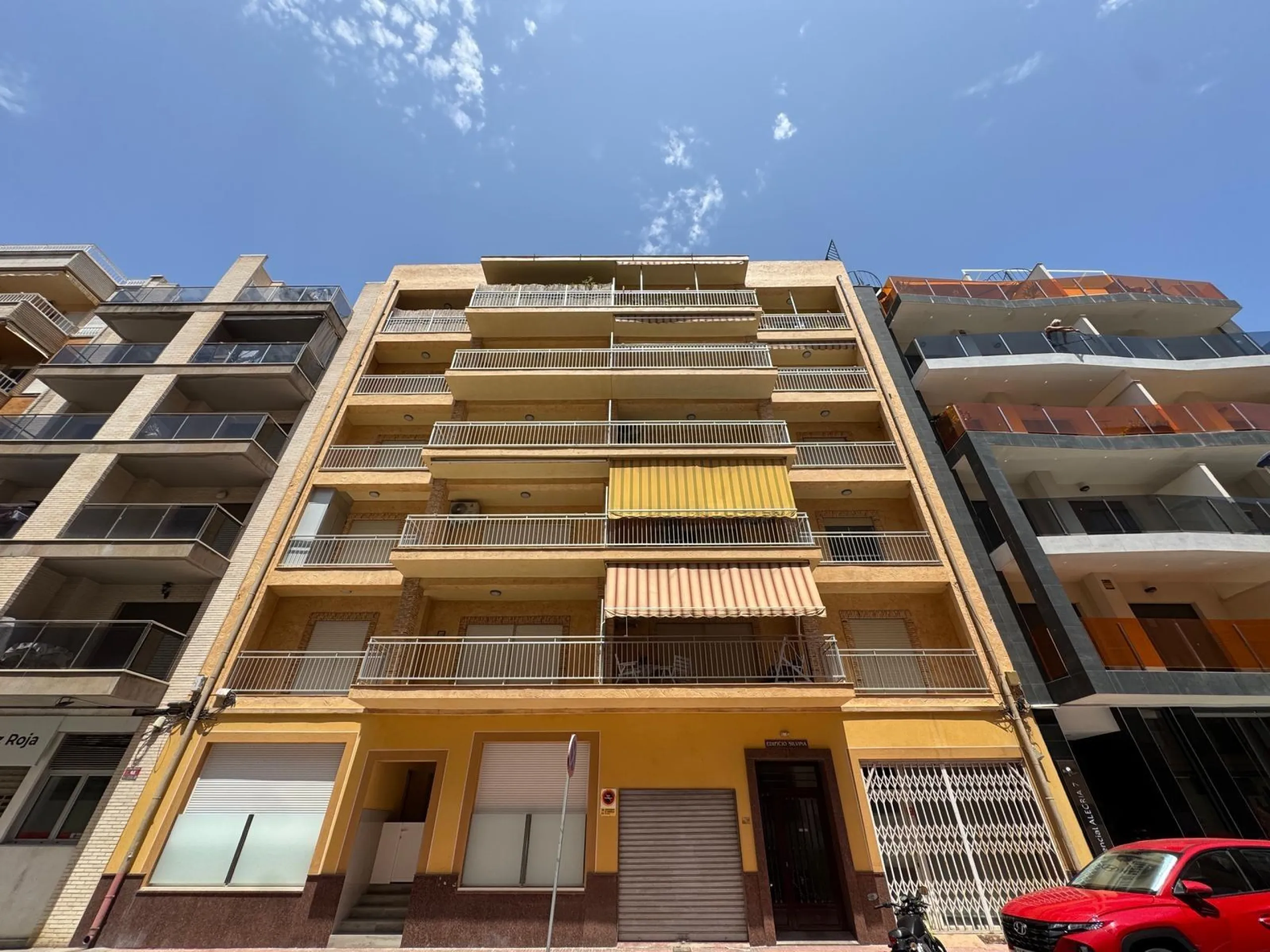 TOTALMENTE REFORMADO APARTAMENTO A 50 METROS DE PLAYA DEL CURA. 2 DORM. 2 BAÑOS. SUPERFICIE CONSTRUIDA 67 M2.