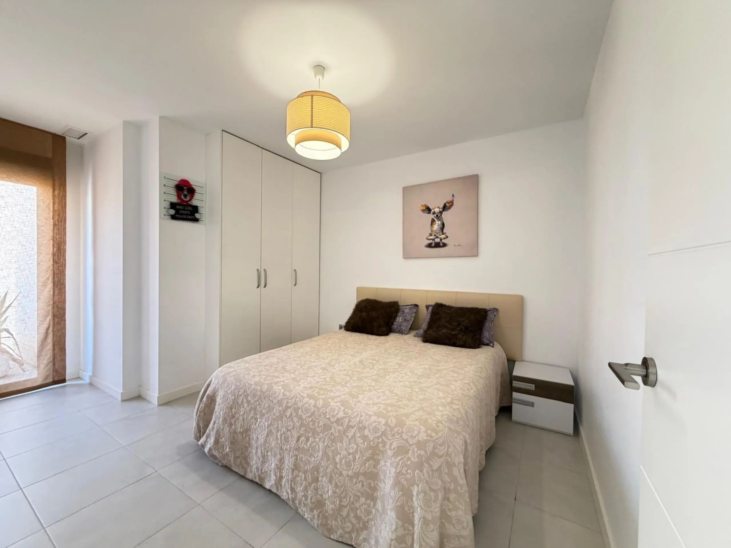 АПАРТАМЕНТЫ С ПРИВАТНЫМ УЧАСТКОМ 30 М2 В КАМПОАМОР. 3 СПАЛЬНИ. 2 ВАННЫЕ. ПЛОЩАДЬ 93 М2. ОБЩИЙ БАССЕЙН