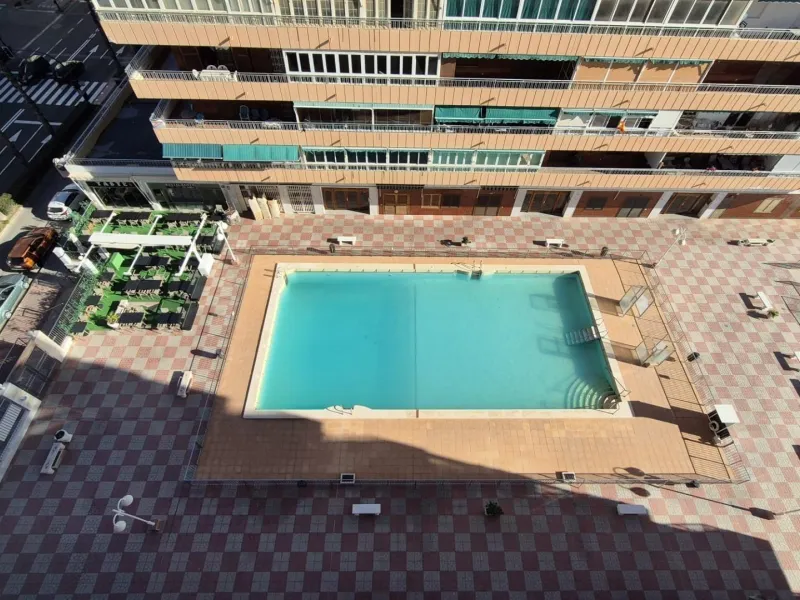 ¡SUPER PRECIO! APARTAMENTO EN PRIMERA LINEA DE PLAYA CON VISTAS AL MAR + PISCINA COMUNITARIA