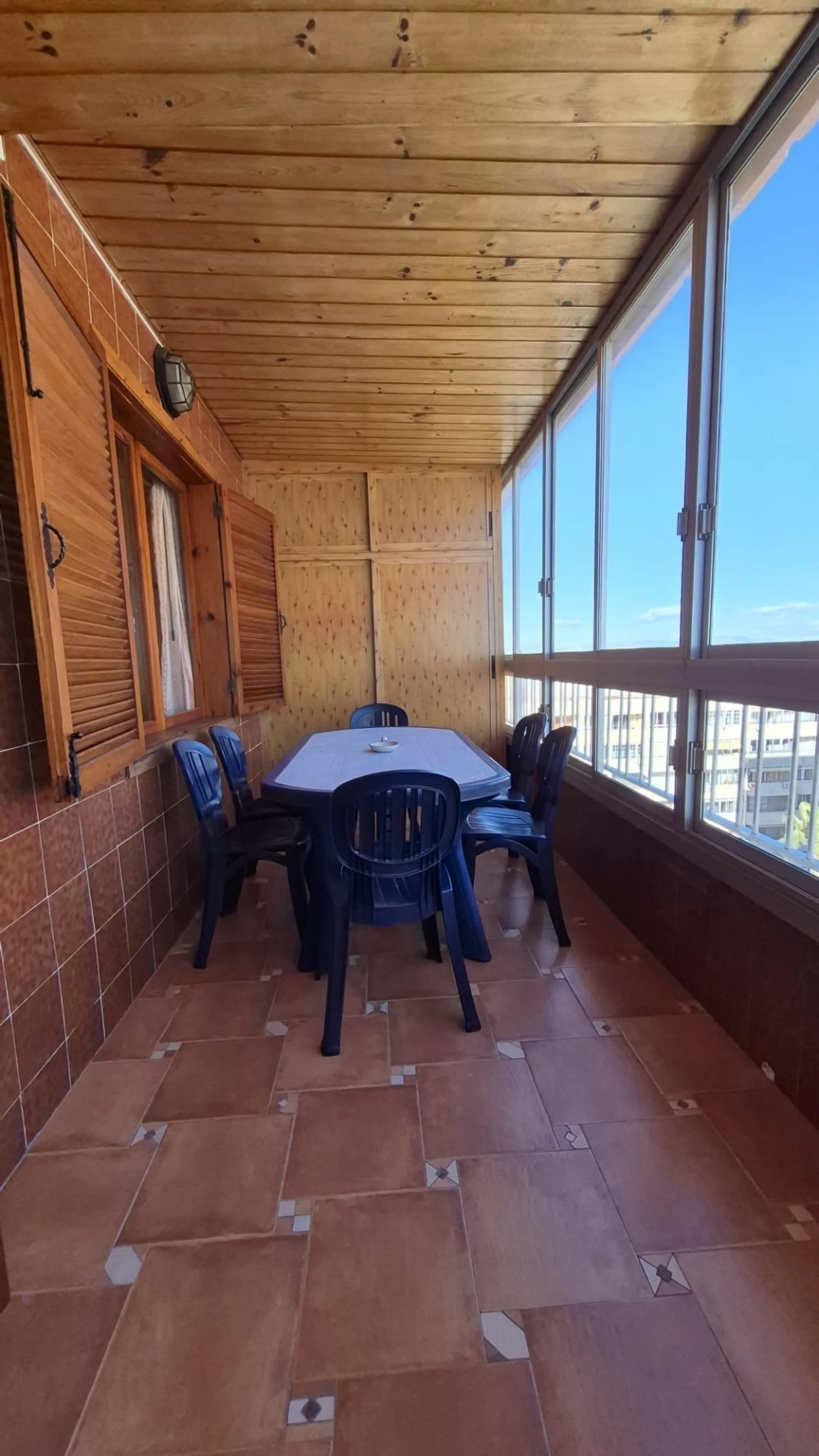 ¡SUPER PRECIO! APARTAMENTO EN PRIMERA LINEA DE PLAYA CON VISTAS AL MAR + PISCINA COMUNITARIA