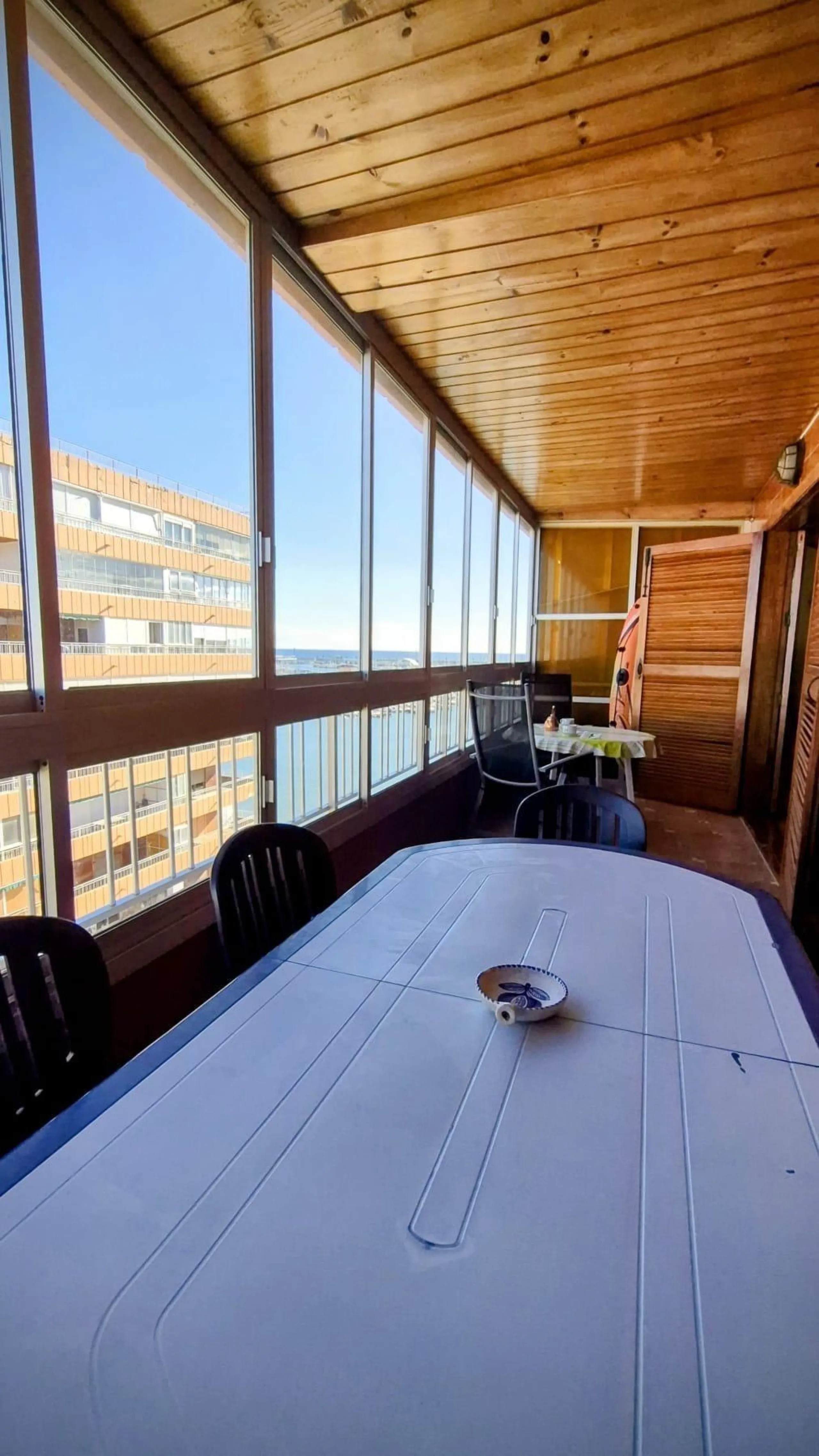 ¡SUPER PRECIO! APARTAMENTO EN PRIMERA LINEA DE PLAYA CON VISTAS AL MAR + PISCINA COMUNITARIA