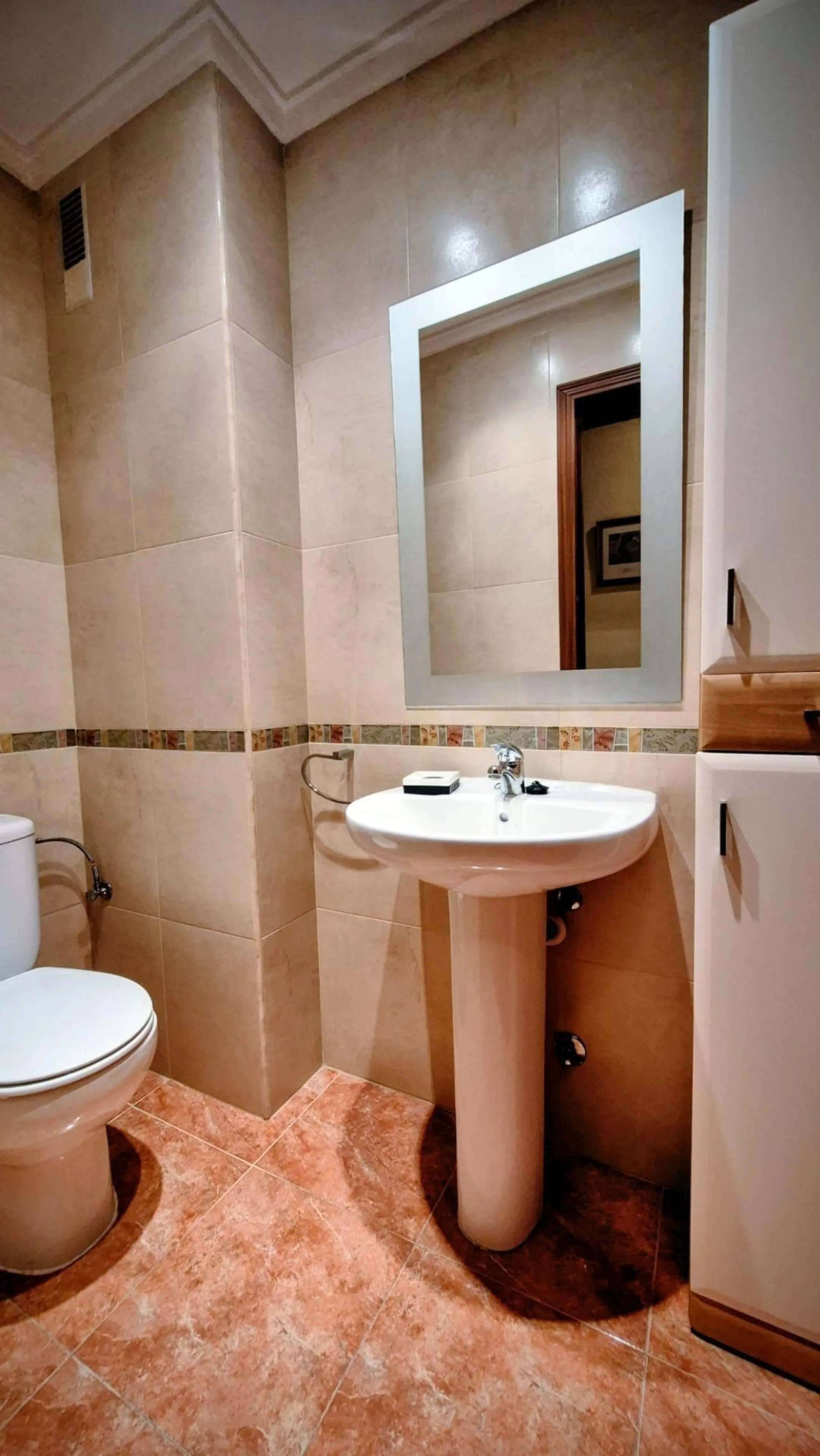 ¡SUPER PRECIO! APARTAMENTO EN PRIMERA LINEA DE PLAYA CON VISTAS AL MAR + PISCINA COMUNITARIA