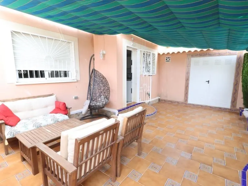 Ciudad Quesada, Residencial Elena – Corner townhouse directly facing the communal pool.