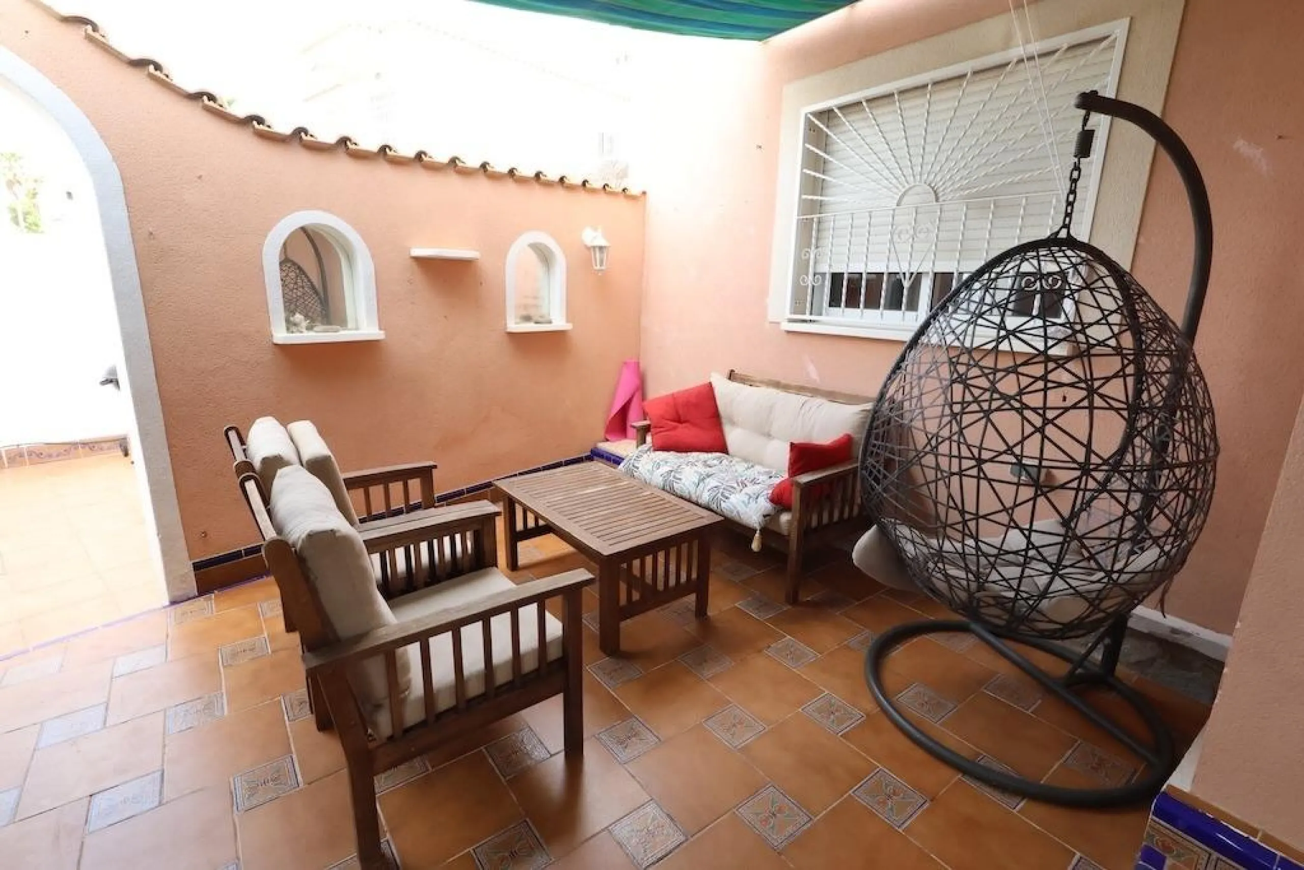 Ciudad Quesada, Residencial Elena – Corner townhouse directly facing the communal pool.