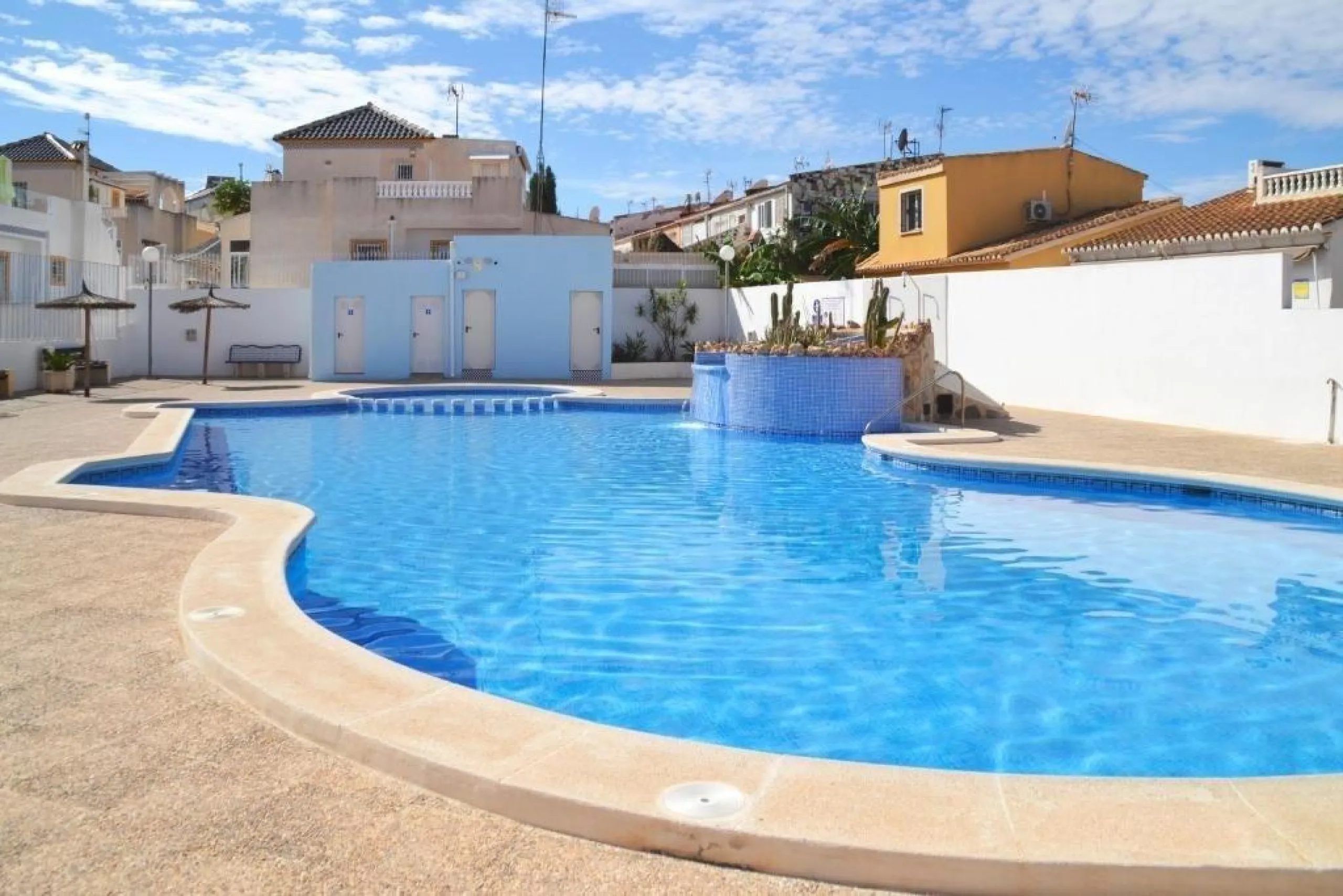 Corner townhouse in los Balcones