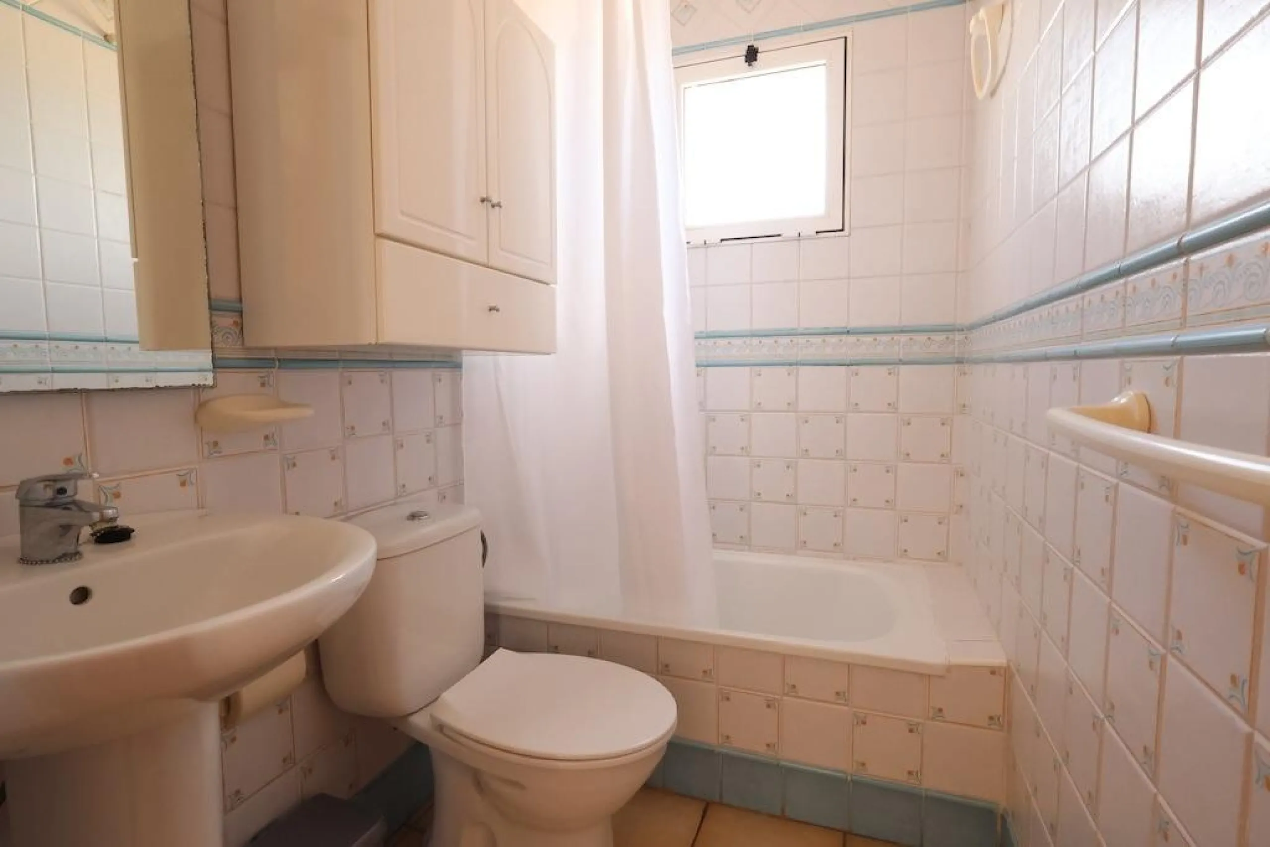 Corner townhouse in los Balcones