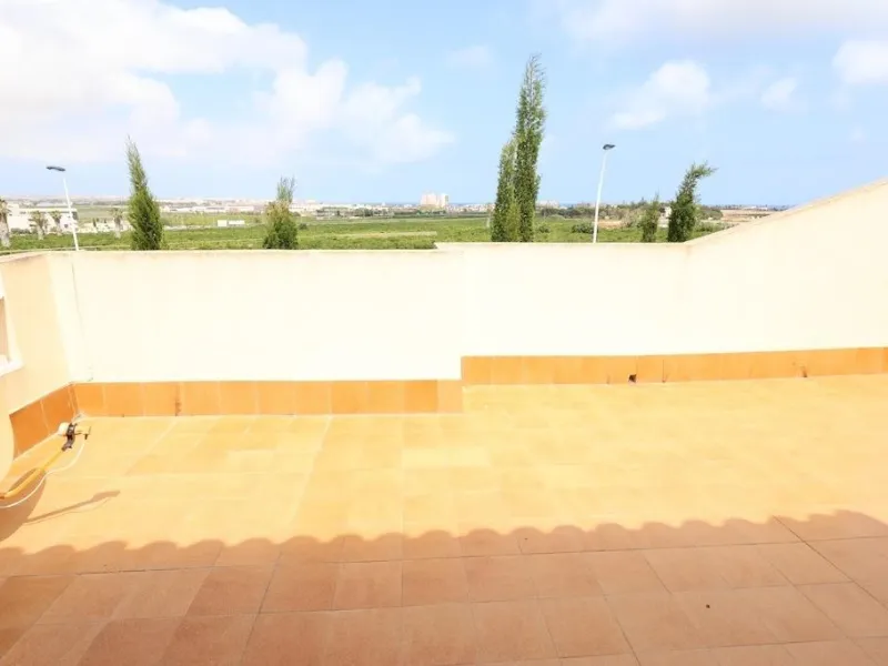 Corner townhouse in los Balcones
