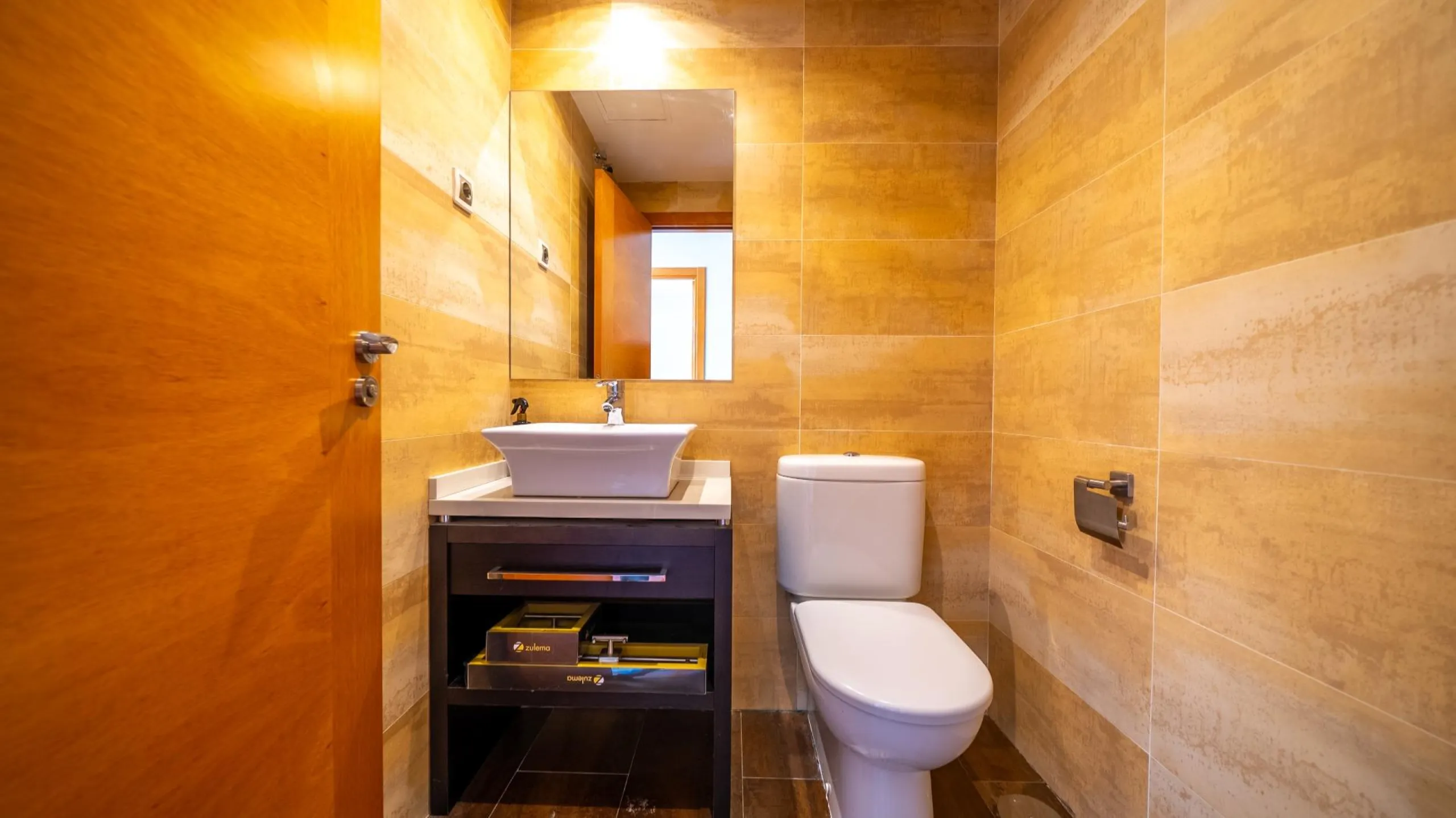 EXCLUSIVE TOWNHOUSE WITH PRIVATE ELEVATOR, GARDEN AND SWIMMING POOL IN POZUELO DE ALARCÓN