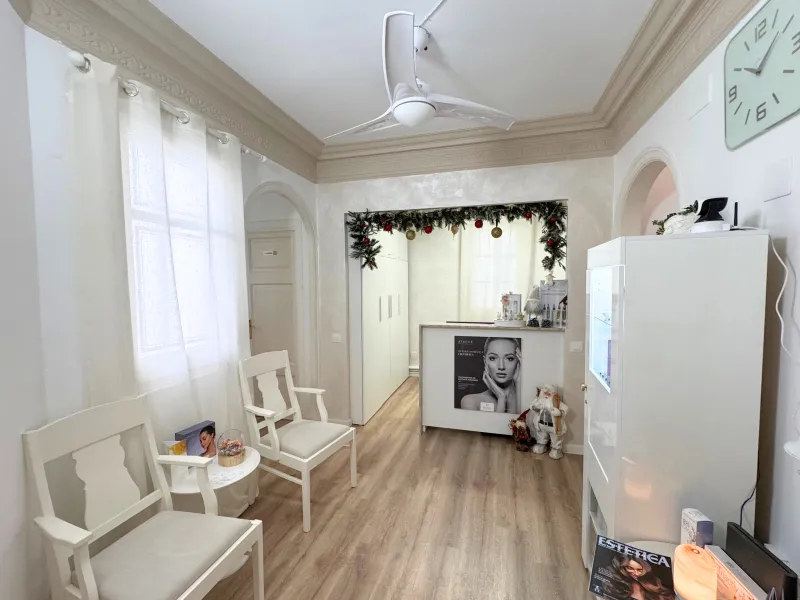 Aesthetics Center and Physiotherapy Clinic in L'Antiga Esquerra de l'Eixample, Barcelona