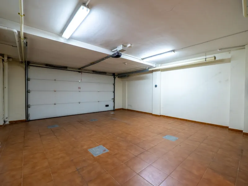 EXCLUSIVE TOWNHOUSE WITH PRIVATE ELEVATOR, GARDEN AND SWIMMING POOL IN POZUELO DE ALARCÓN