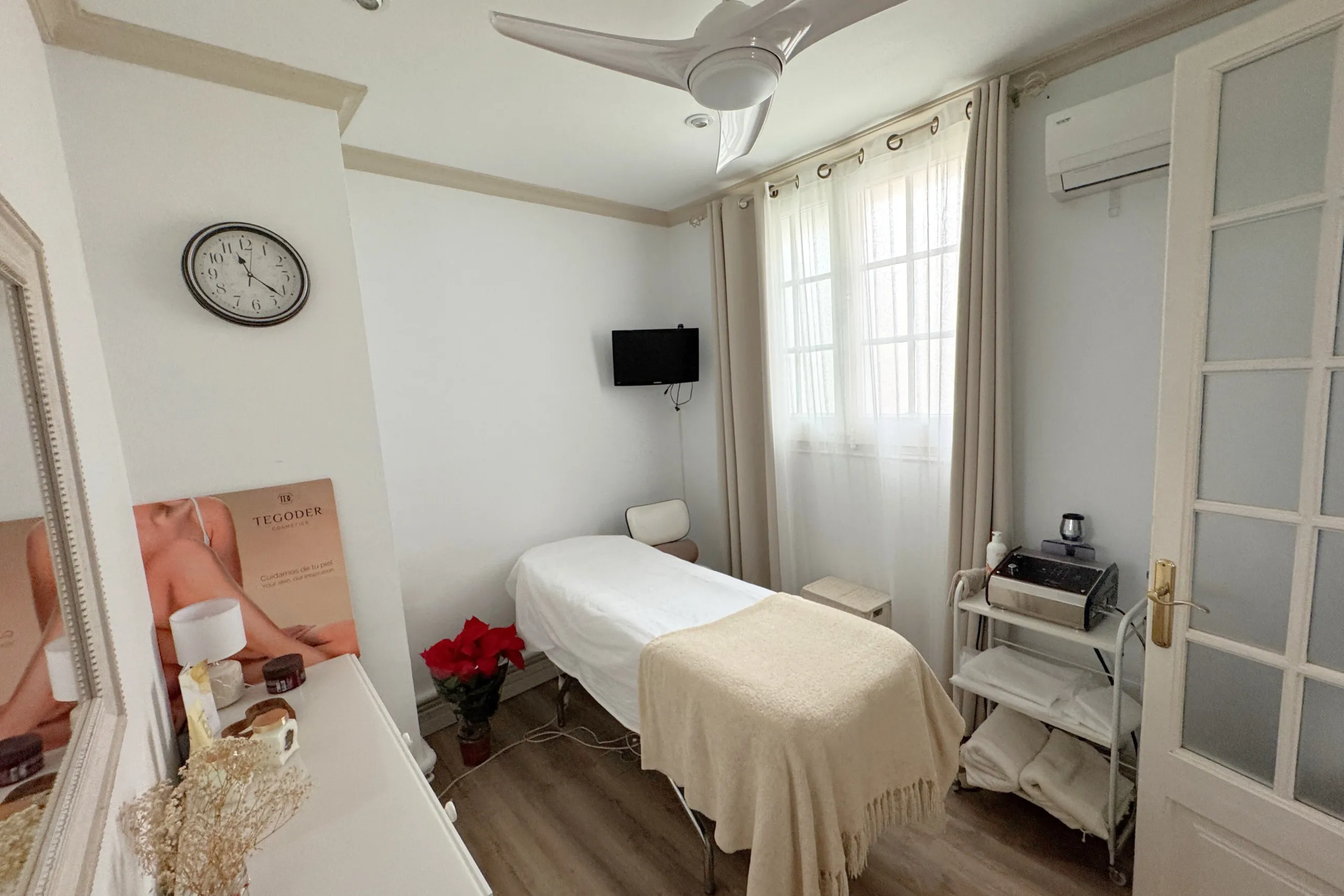 Aesthetics Center and Physiotherapy Clinic in L'Antiga Esquerra de l'Eixample, Barcelona