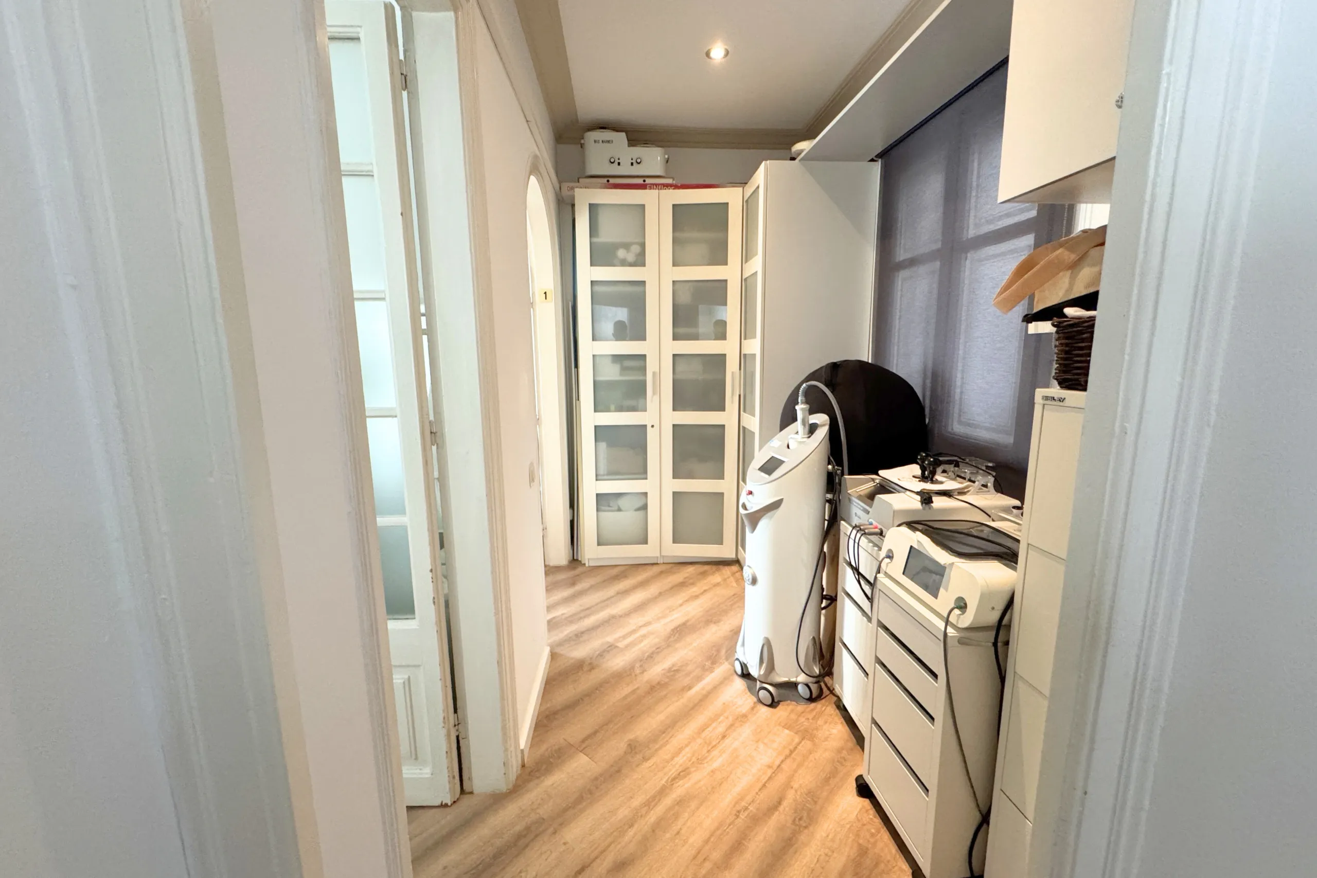 Aesthetics Center and Physiotherapy Clinic in L'Antiga Esquerra de l'Eixample, Barcelona