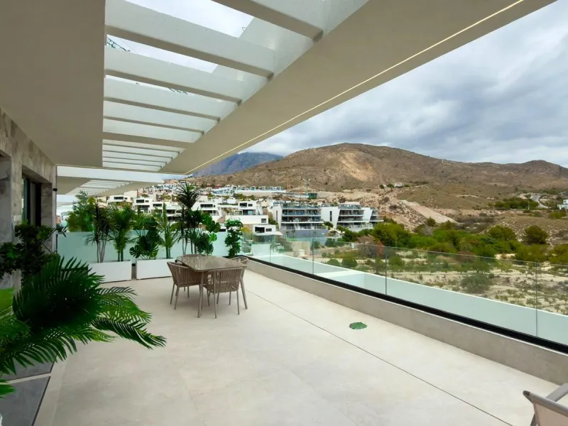 ÁTICO DÚPLEX EXCLUSIVO CON VISTAS PANORÁMICAS AL MAR EN BALCÓN DE FINESTRAT