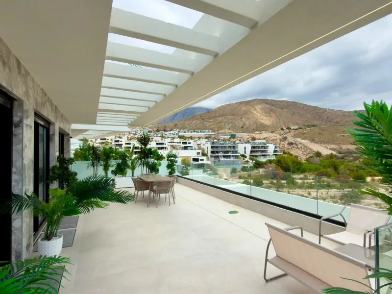 ÁTICO DÚPLEX EXCLUSIVO CON VISTAS PANORÁMICAS AL MAR EN BALCÓN DE FINESTRAT