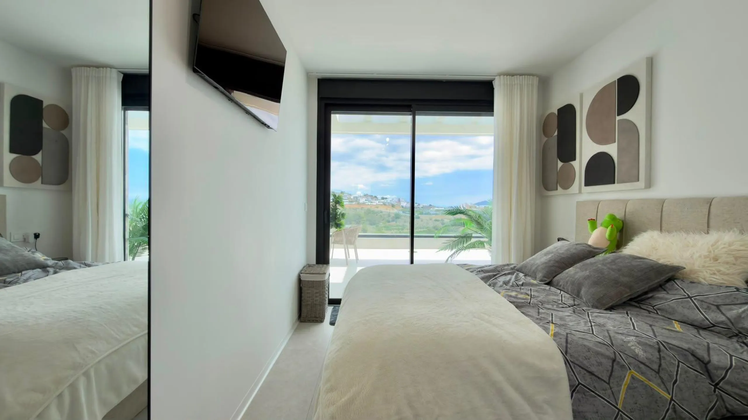 ÁTICO DÚPLEX EXCLUSIVO CON VISTAS PANORÁMICAS AL MAR EN BALCÓN DE FINESTRAT