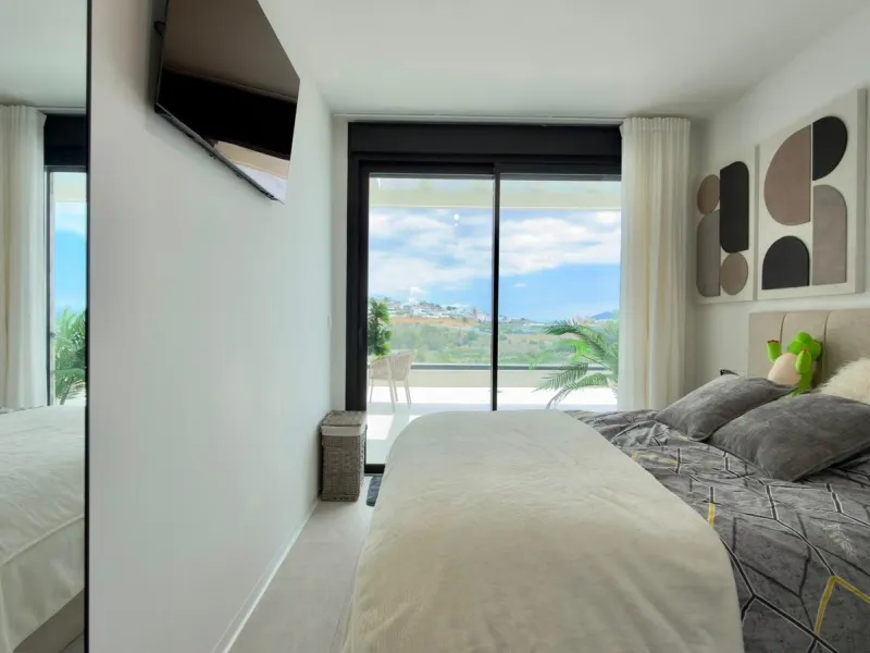 ÁTICO DÚPLEX EXCLUSIVO CON VISTAS PANORÁMICAS AL MAR EN BALCÓN DE FINESTRAT