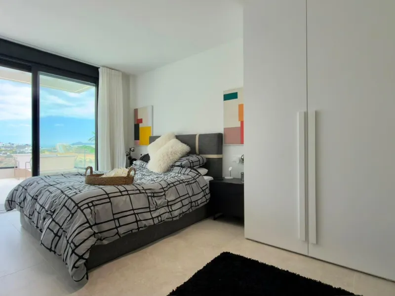 ÁTICO DÚPLEX EXCLUSIVO CON VISTAS PANORÁMICAS AL MAR EN BALCÓN DE FINESTRAT
