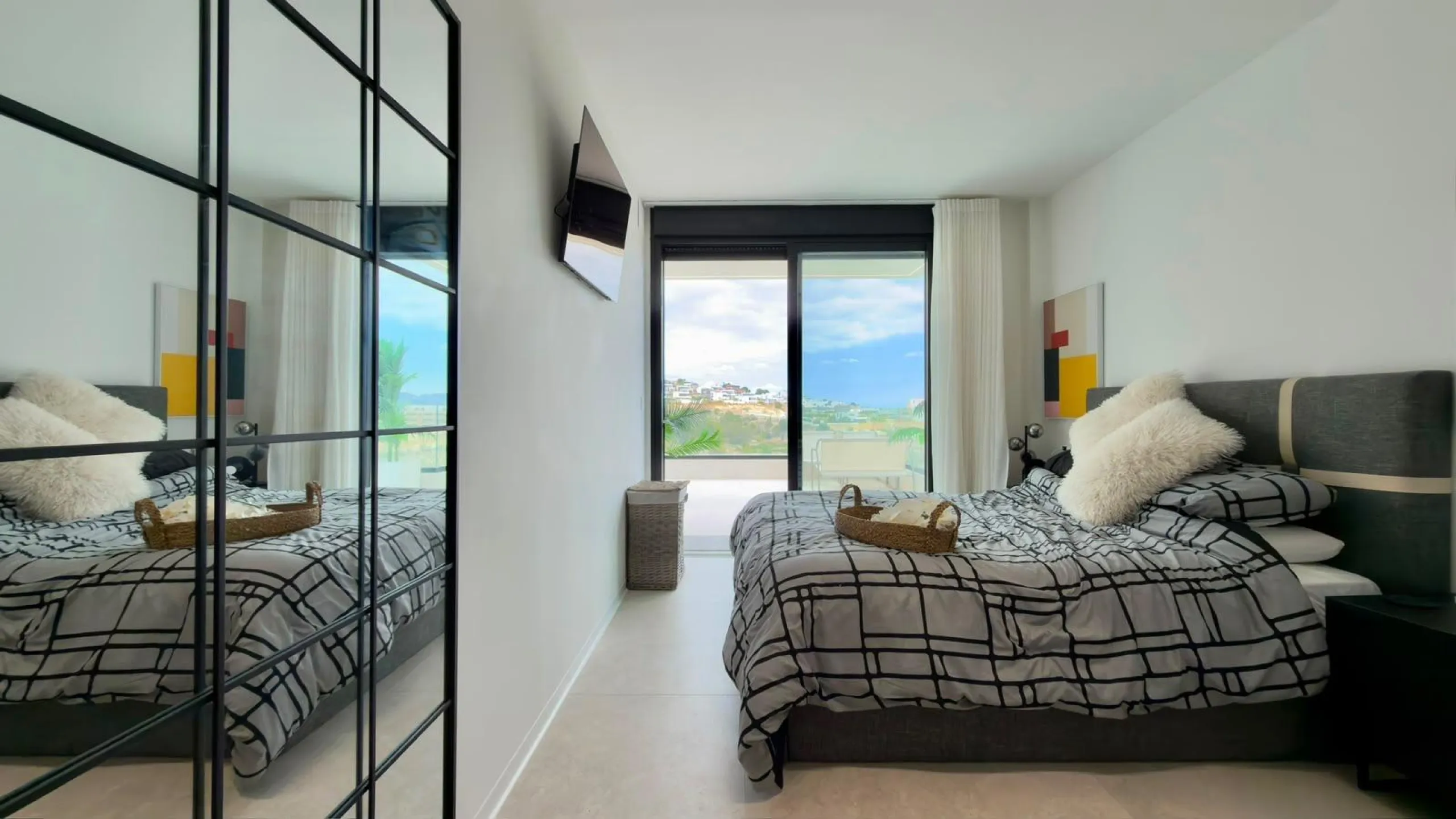 ÁTICO DÚPLEX EXCLUSIVO CON VISTAS PANORÁMICAS AL MAR EN BALCÓN DE FINESTRAT