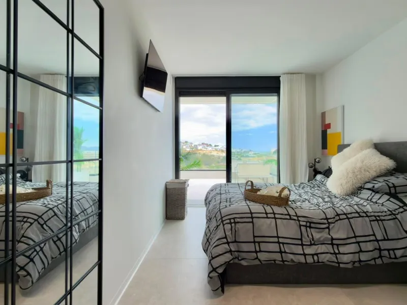 ÁTICO DÚPLEX EXCLUSIVO CON VISTAS PANORÁMICAS AL MAR EN BALCÓN DE FINESTRAT