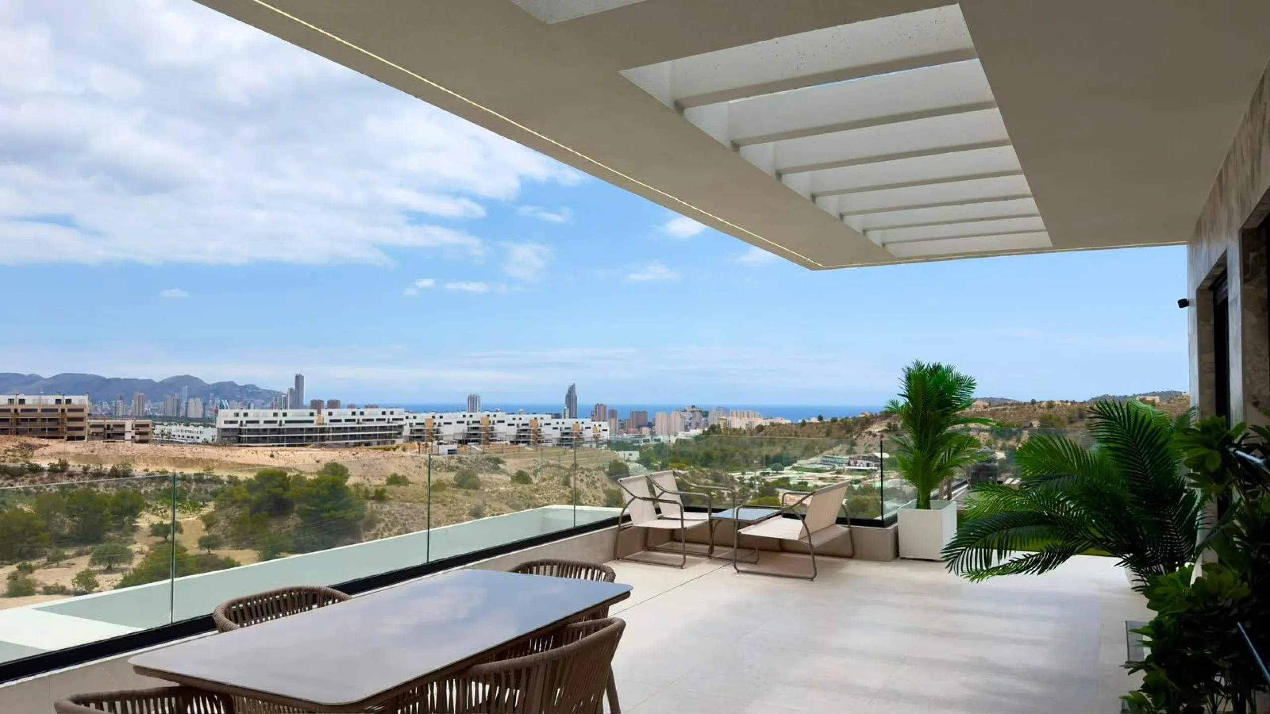 ÁTICO DÚPLEX EXCLUSIVO CON VISTAS PANORÁMICAS AL MAR EN BALCÓN DE FINESTRAT