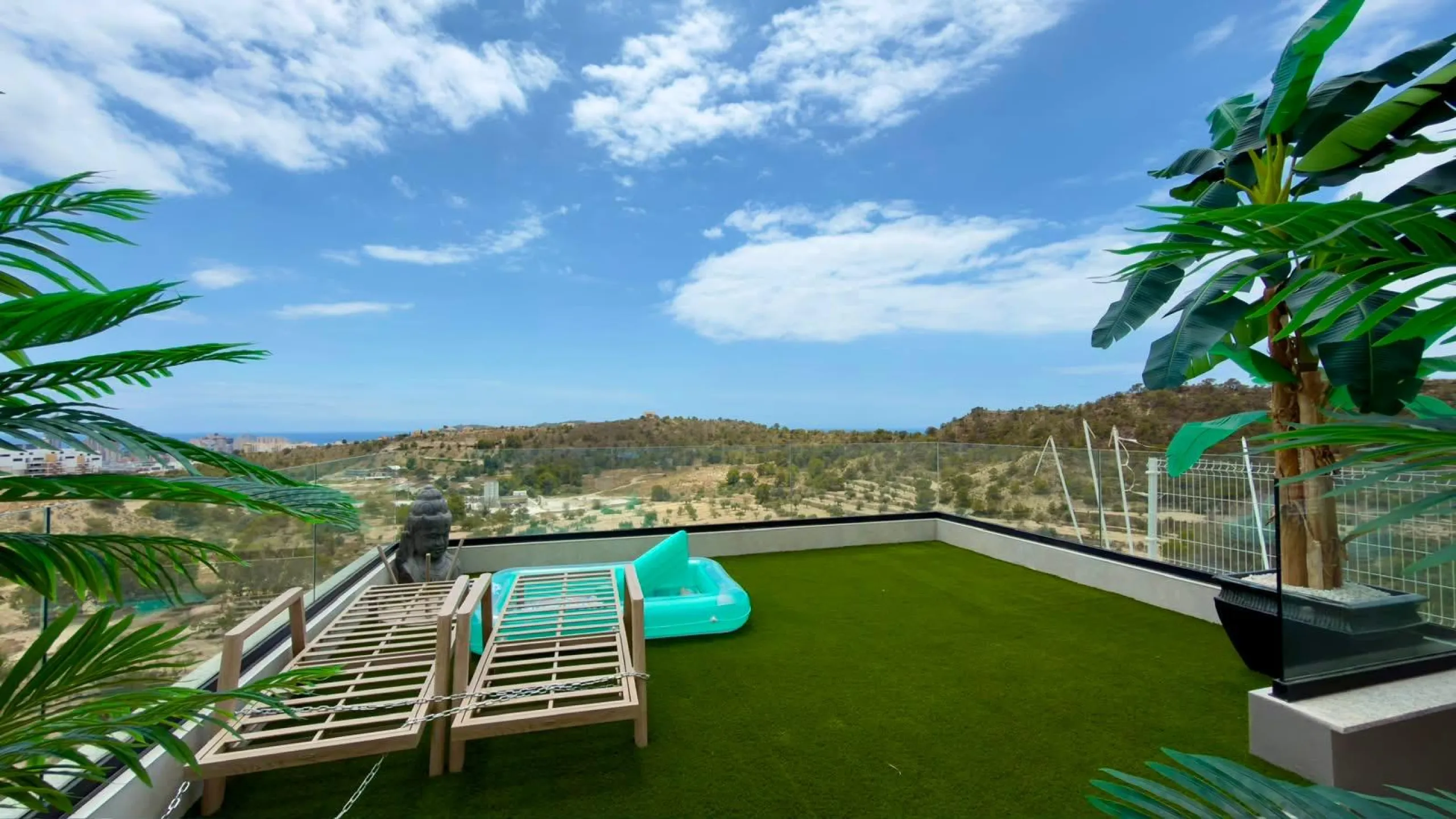 ÁTICO DÚPLEX EXCLUSIVO CON VISTAS PANORÁMICAS AL MAR EN BALCÓN DE FINESTRAT