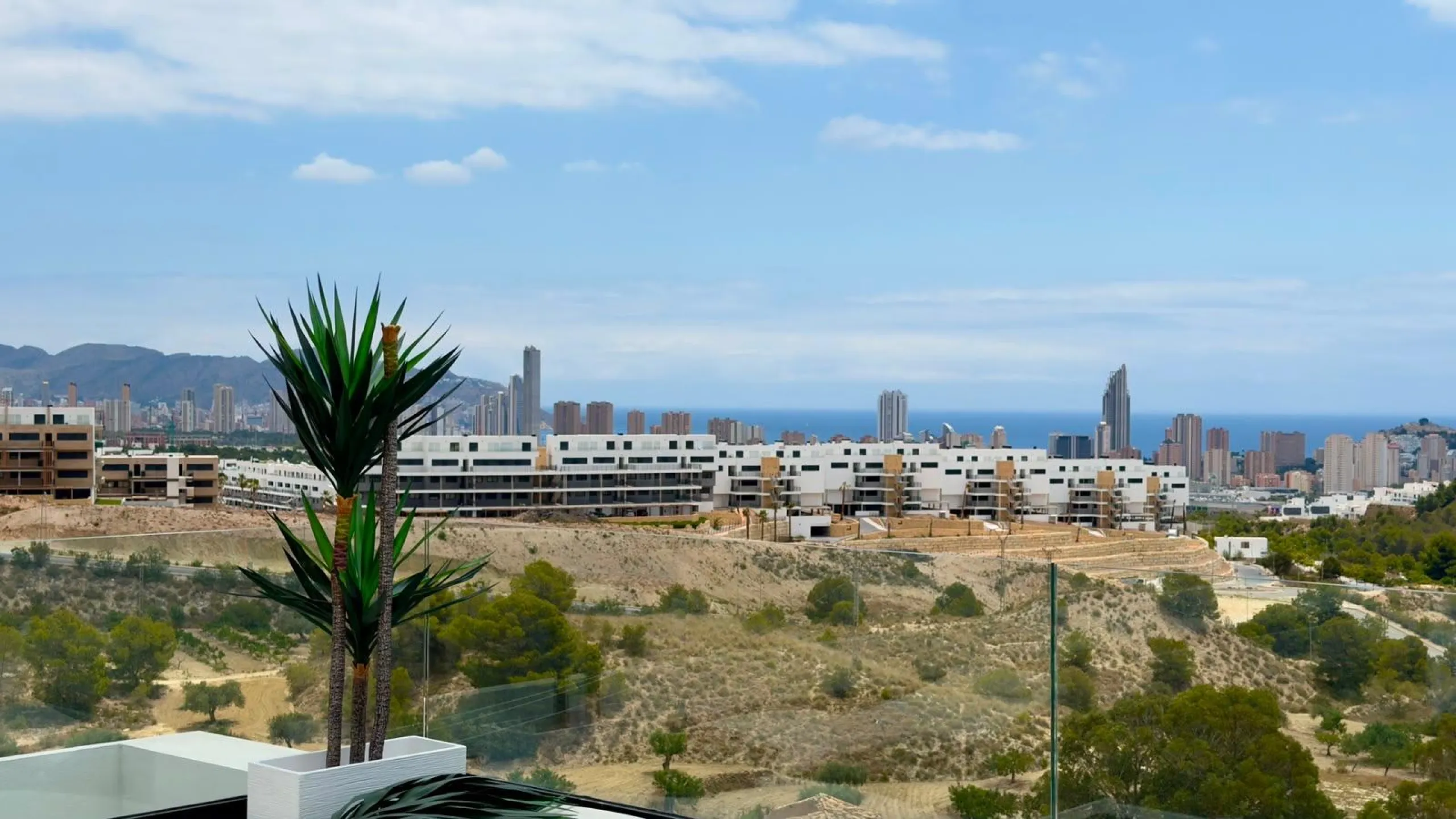 ÁTICO DÚPLEX EXCLUSIVO CON VISTAS PANORÁMICAS AL MAR EN BALCÓN DE FINESTRAT