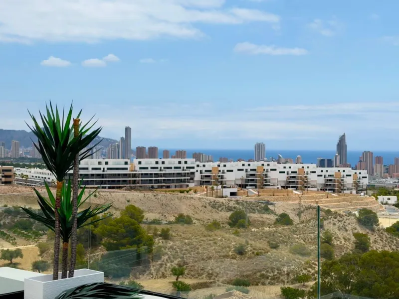ÁTICO DÚPLEX EXCLUSIVO CON VISTAS PANORÁMICAS AL MAR EN BALCÓN DE FINESTRAT