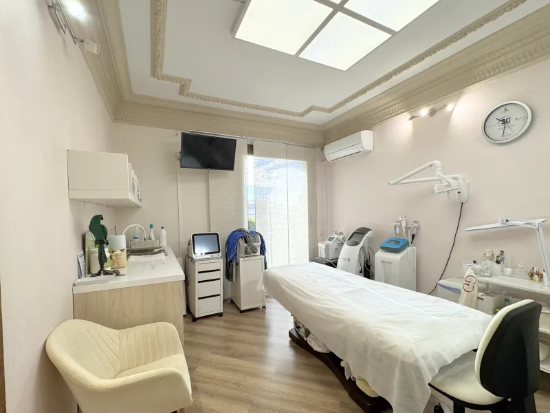 Aesthetics Center and Physiotherapy Clinic in L'Antiga Esquerra de l'Eixample, Barcelona