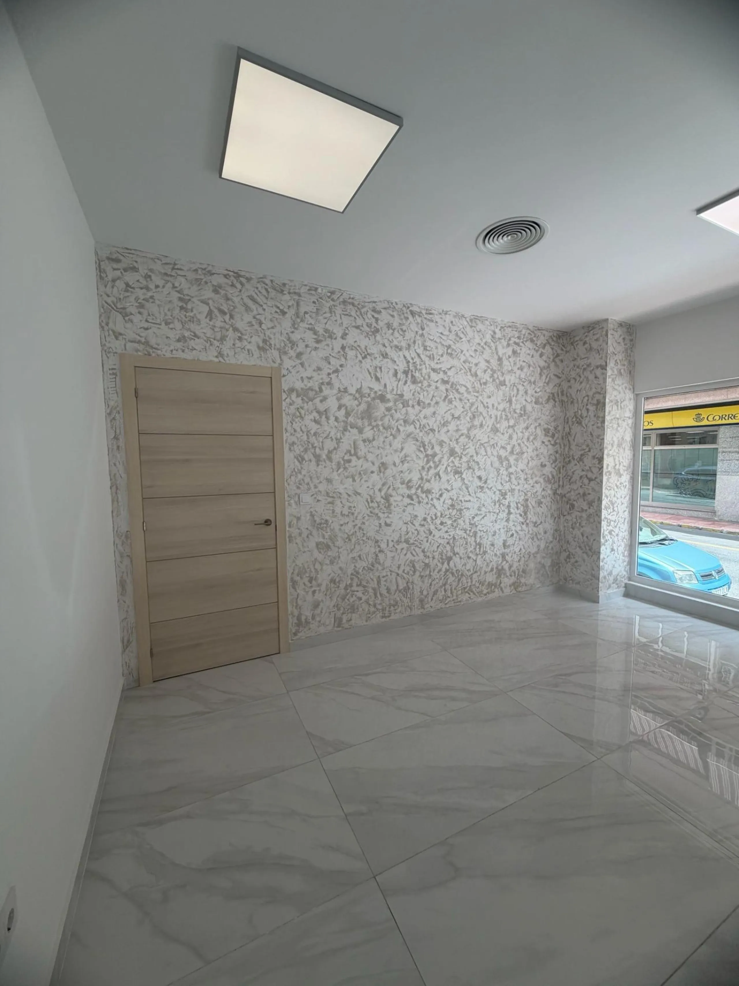 Local Comercial reformado de 88 m2 en Torrevieja