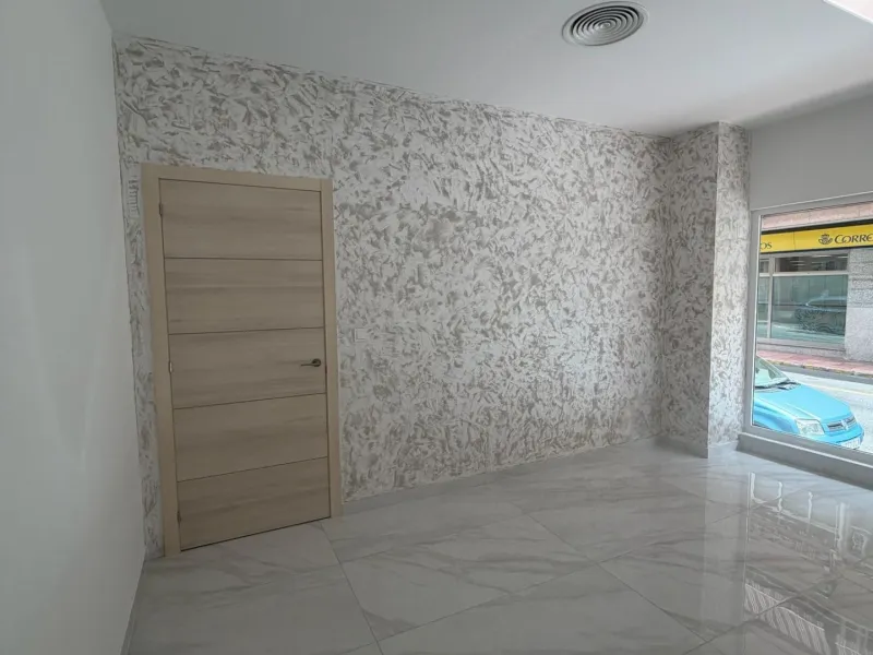 Local Comercial reformado de 88 m2 en Torrevieja