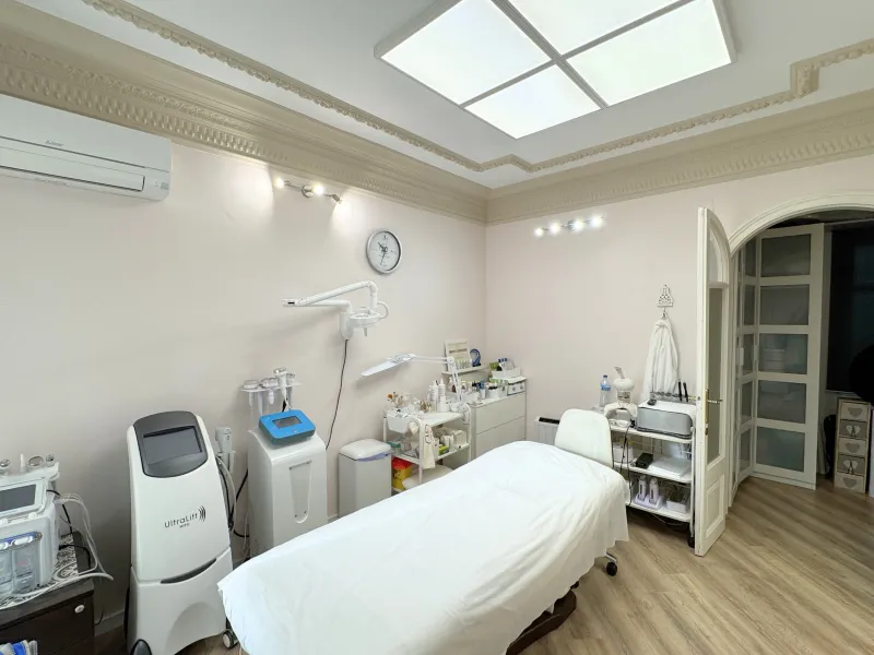 Aesthetics Center and Physiotherapy Clinic in L'Antiga Esquerra de l'Eixample, Barcelona