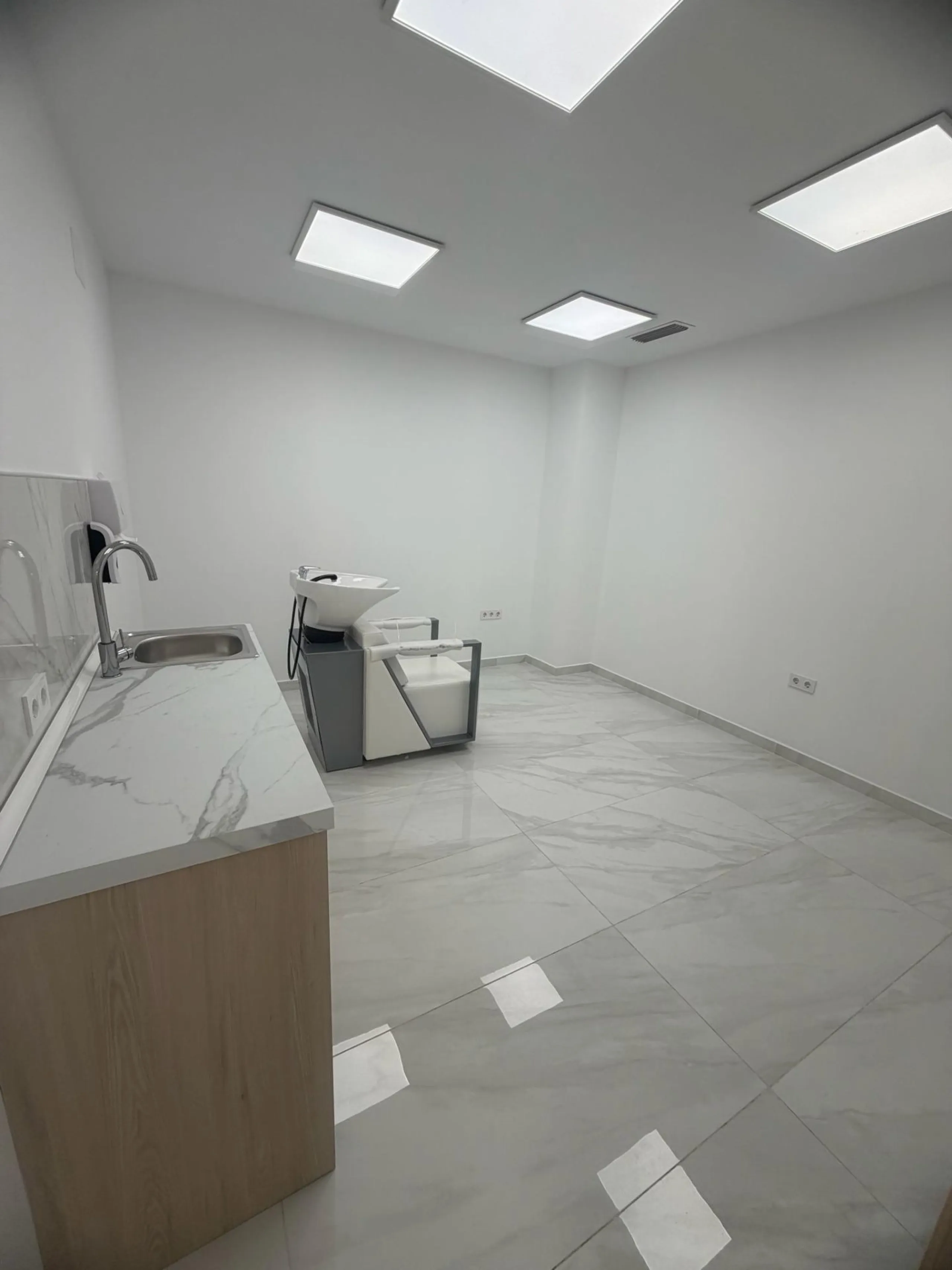 Local Comercial reformado de 88 m2 en Torrevieja
