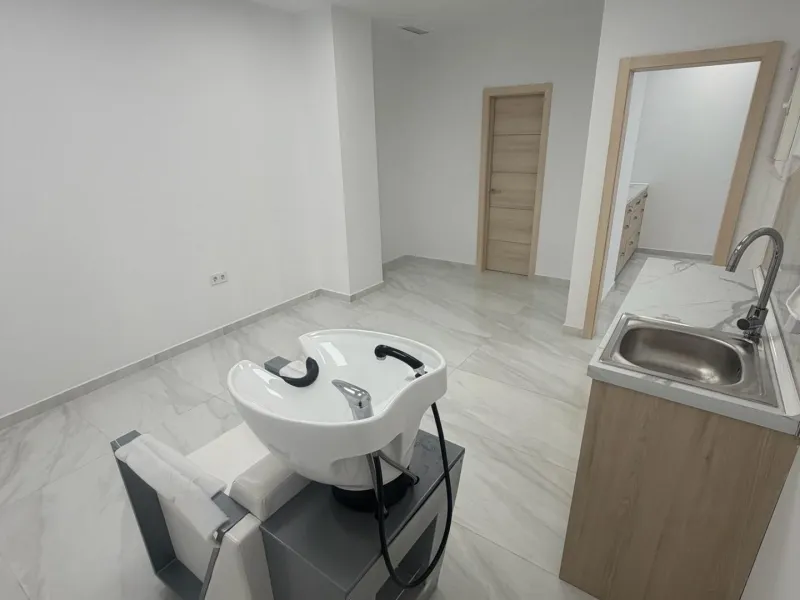 Local Comercial reformado de 88 m2 en Torrevieja