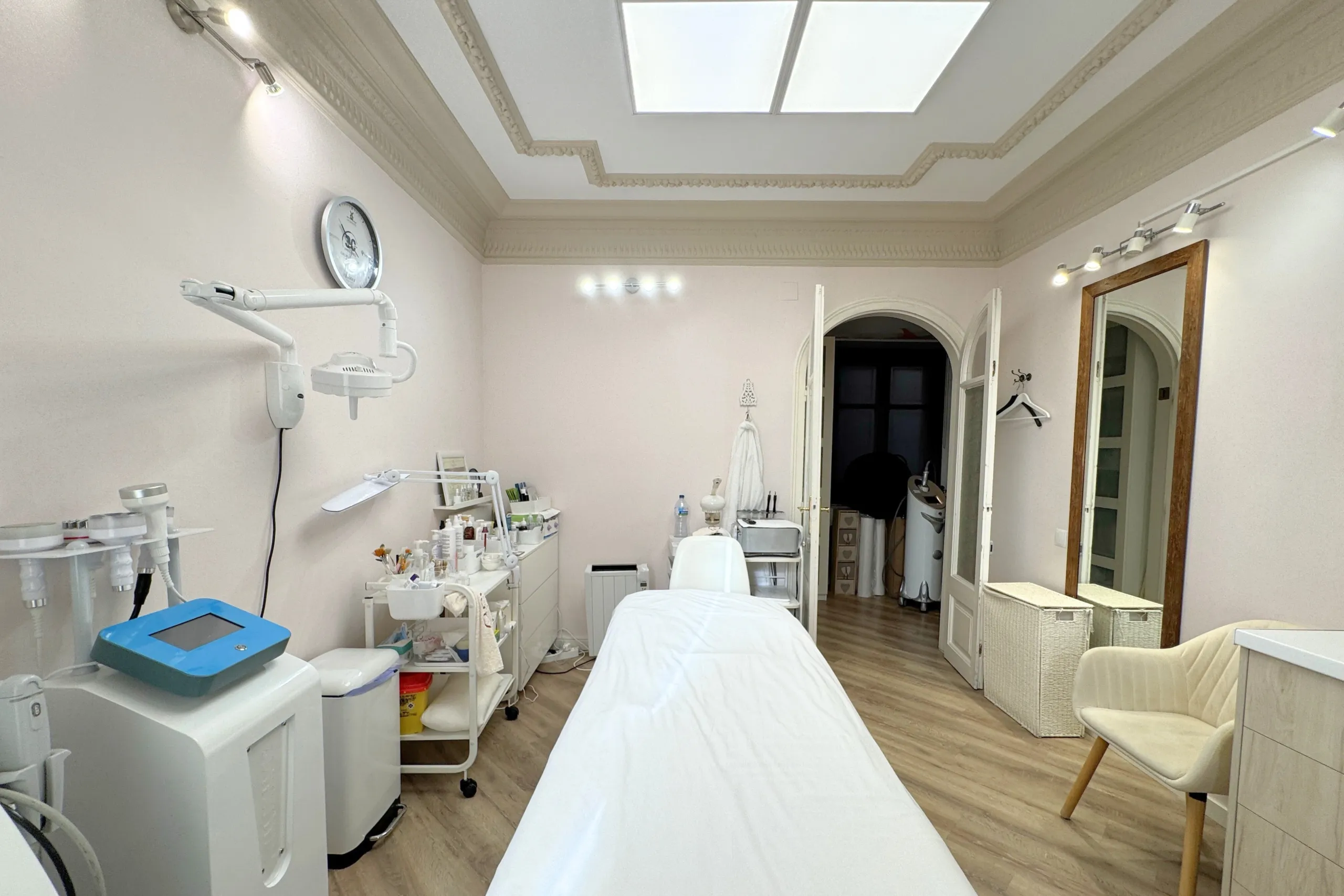 Aesthetics Center and Physiotherapy Clinic in L'Antiga Esquerra de l'Eixample, Barcelona
