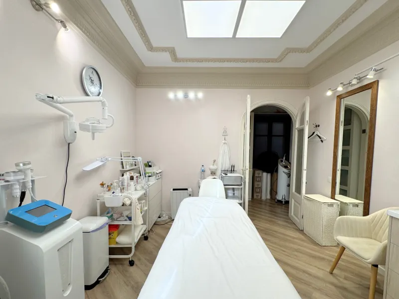 Aesthetics Center and Physiotherapy Clinic in L'Antiga Esquerra de l'Eixample, Barcelona
