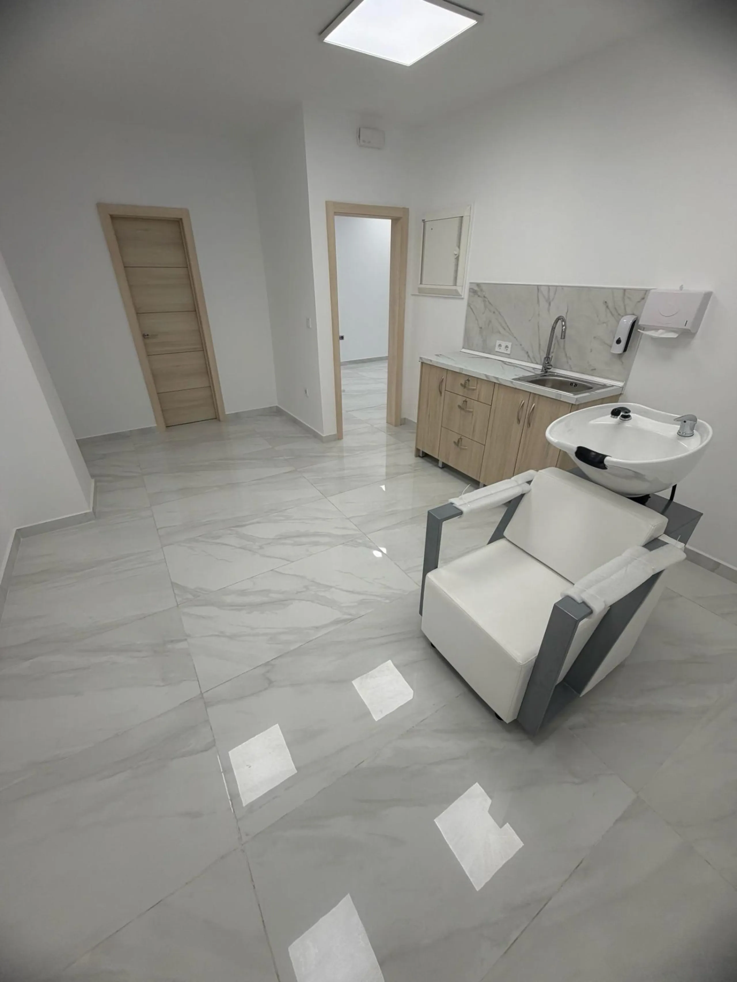 Local Comercial reformado de 88 m2 en Torrevieja