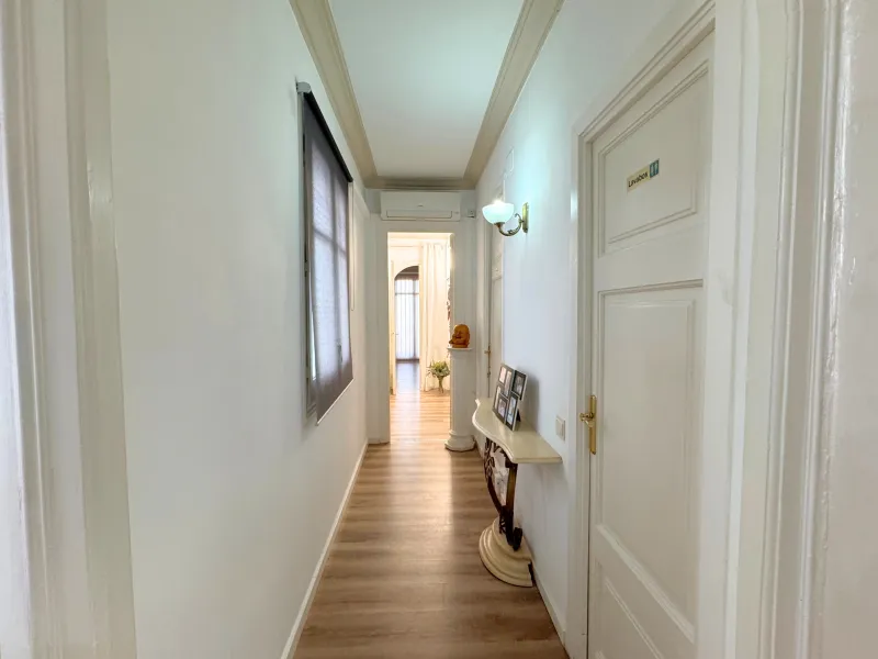 Aesthetics Center and Physiotherapy Clinic in L'Antiga Esquerra de l'Eixample, Barcelona