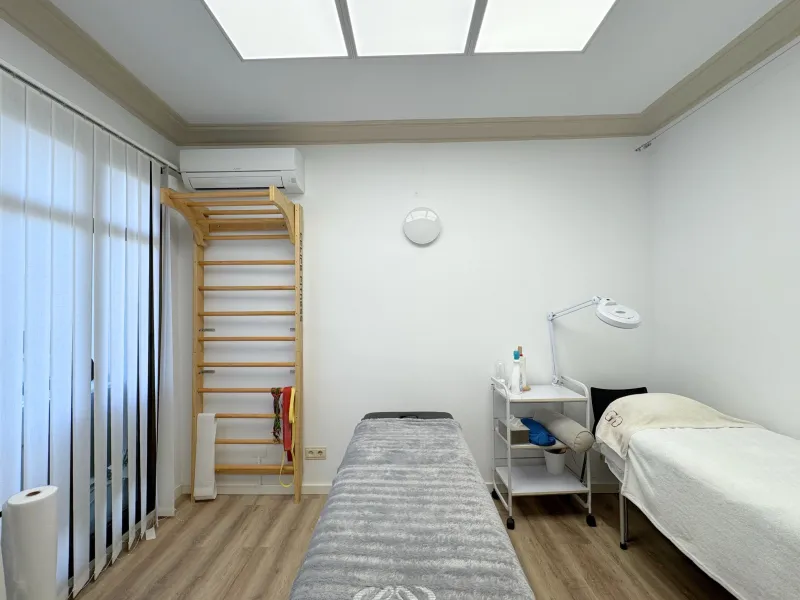 Aesthetics Center and Physiotherapy Clinic in L'Antiga Esquerra de l'Eixample, Barcelona